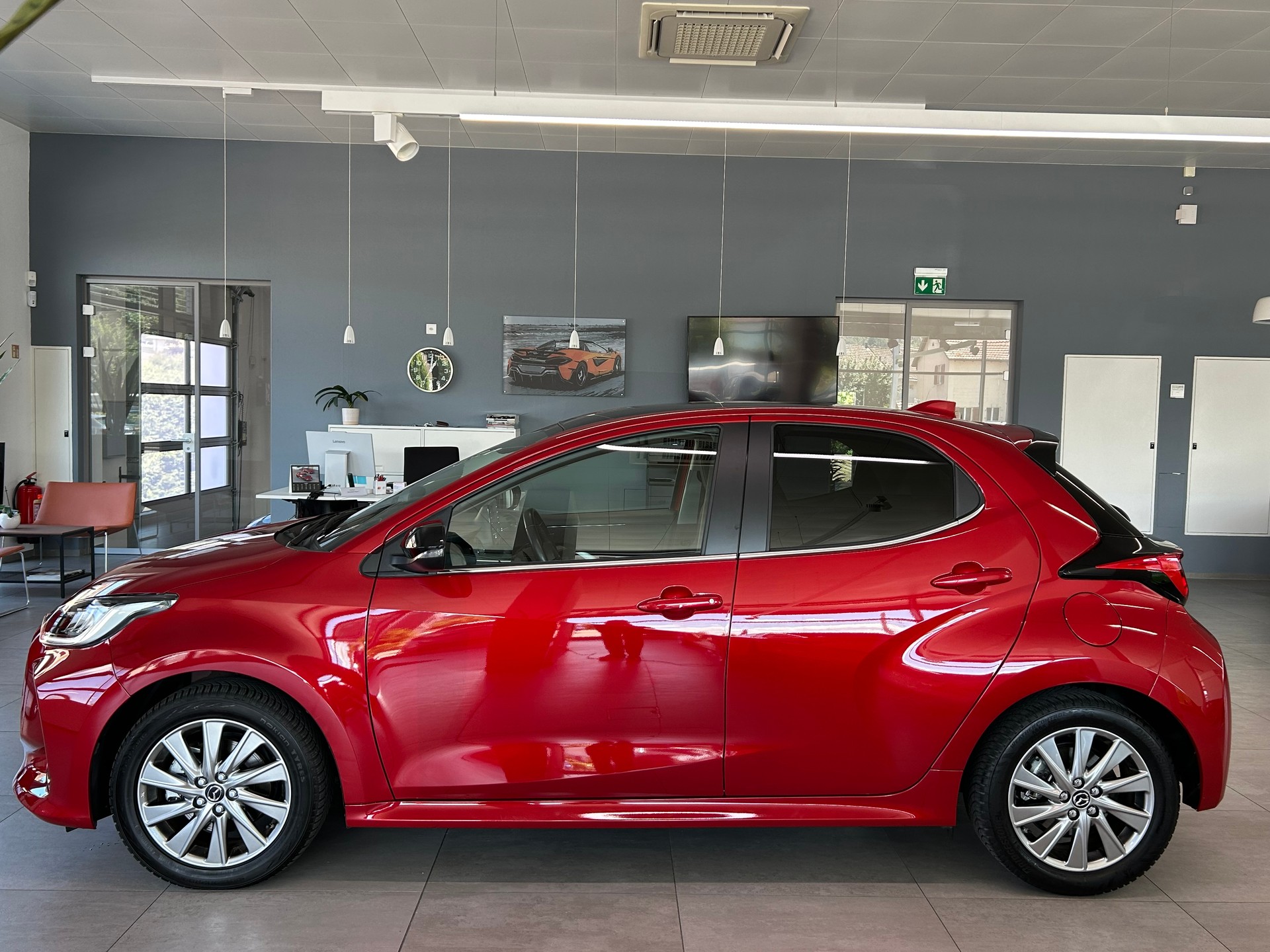 MAZDA 2 Hybrid Select-showroom-element-3