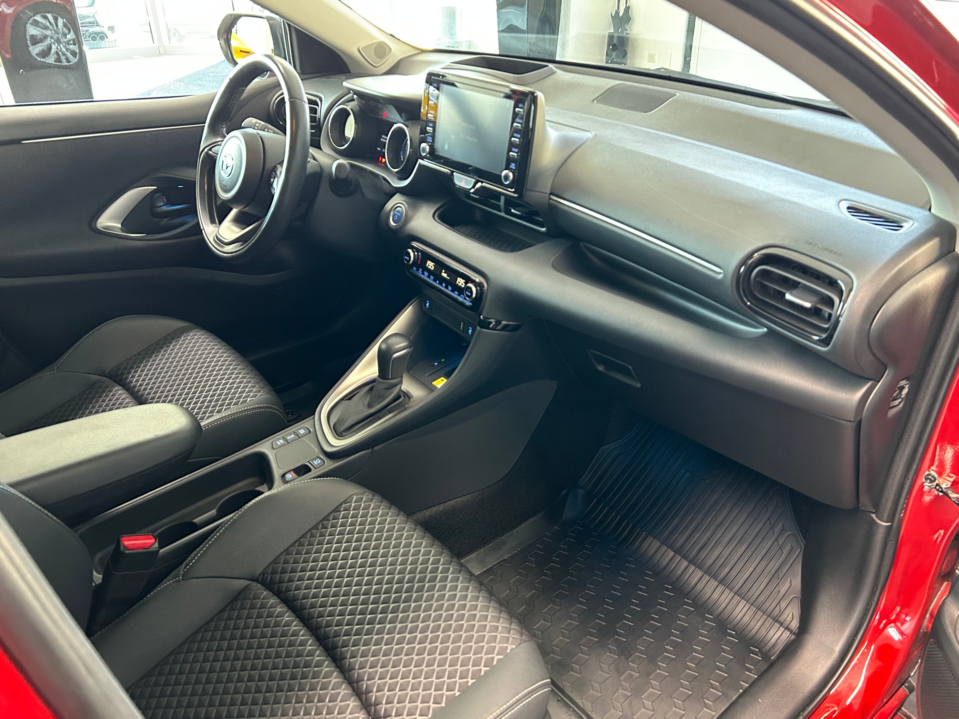 MAZDA 2 Hybrid Select-image-10