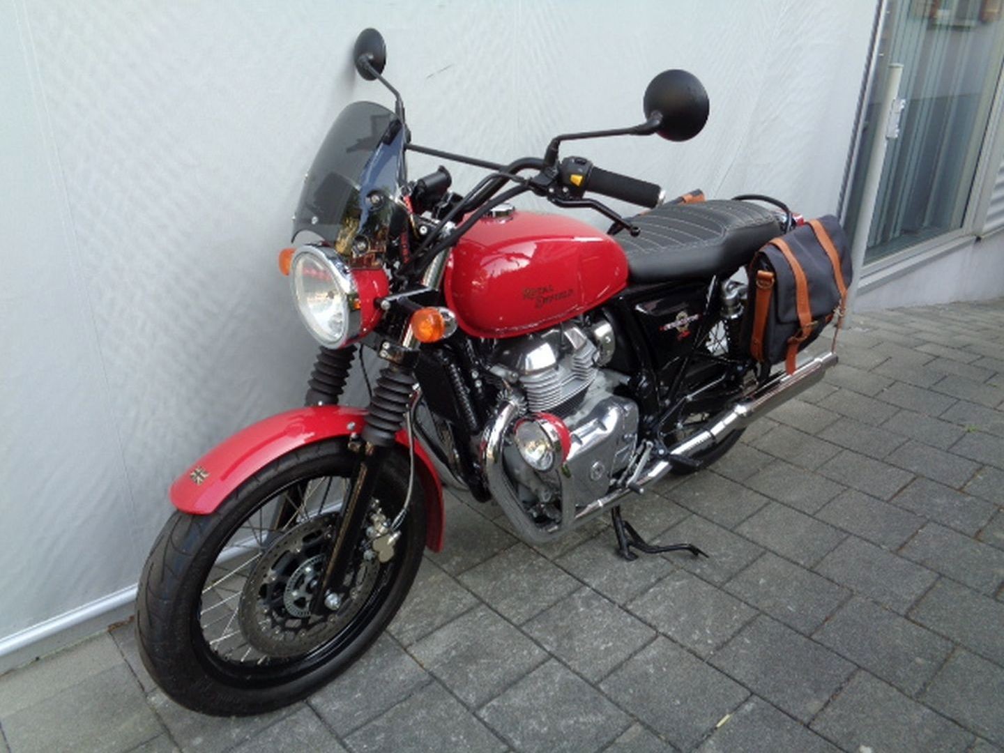 ROYAL ENFIELD INTERCEPTOR 650 TWIN-image-1