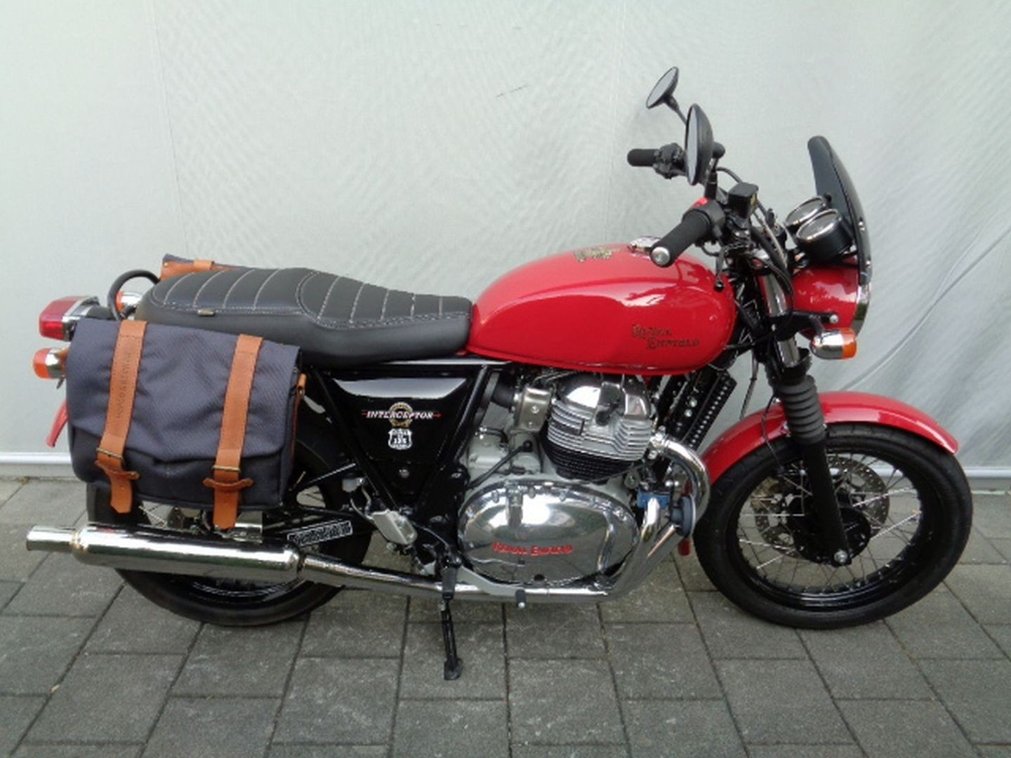ROYAL ENFIELD INTERCEPTOR 650 TWIN-image-3