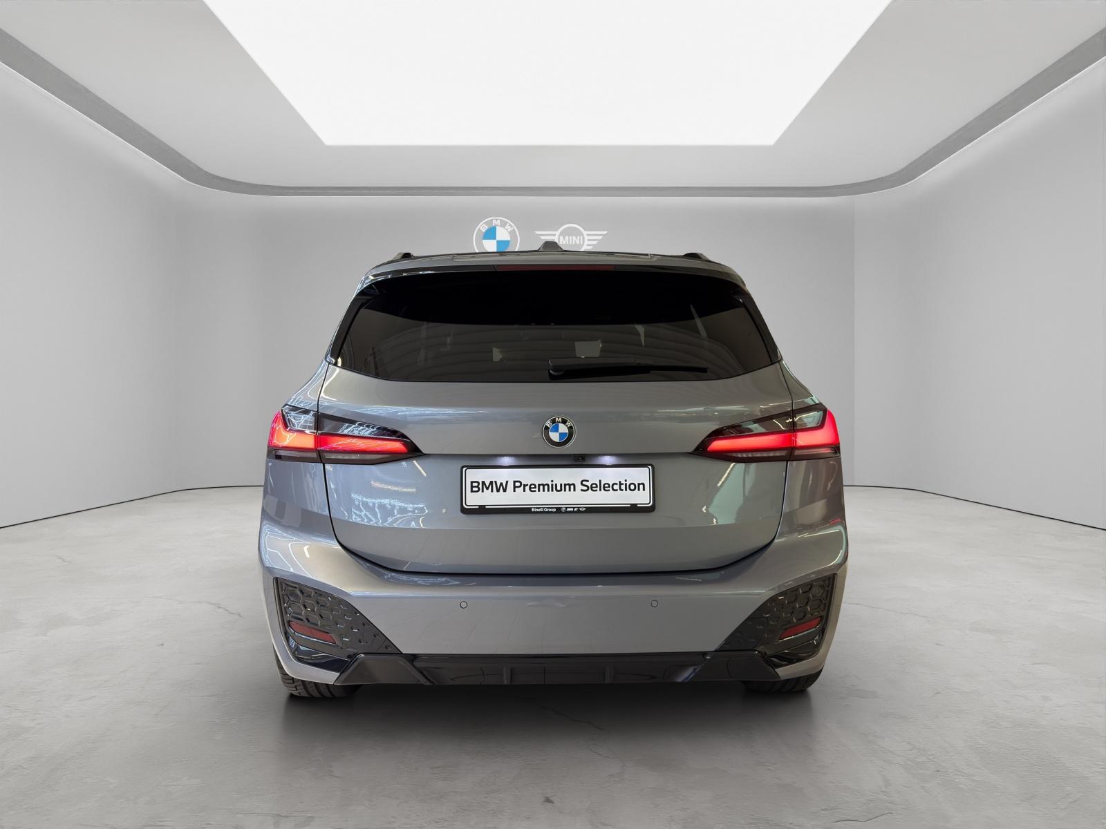 BMW 223i xDrive Active Tourer M-SportPaket-showroom-element-3