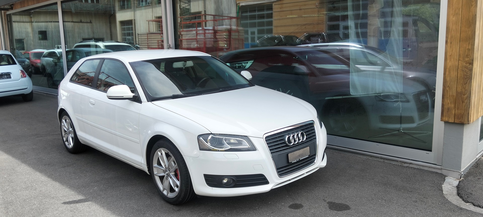 AUDI A3 1.8 TFSI Attraction-image-1