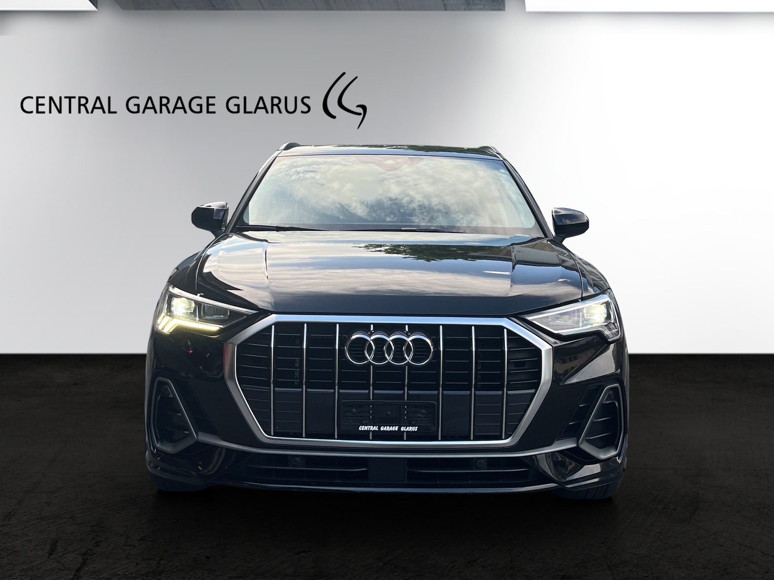 AUDI Q3 35 TFSI S line Attraction S-tronic-showroom-element-1