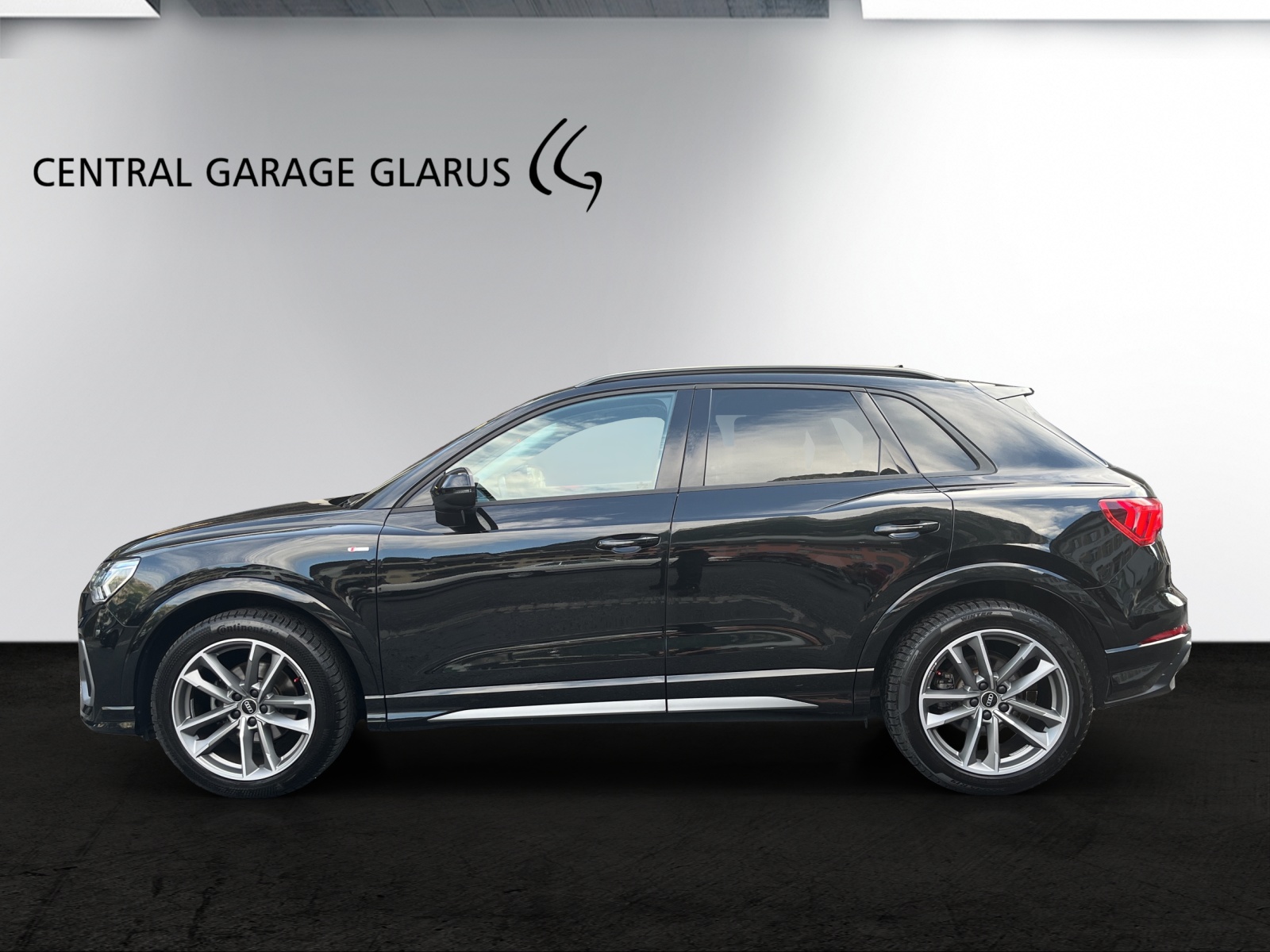 AUDI Q3 35 TFSI S line Attraction S-tronic-showroom-element-2