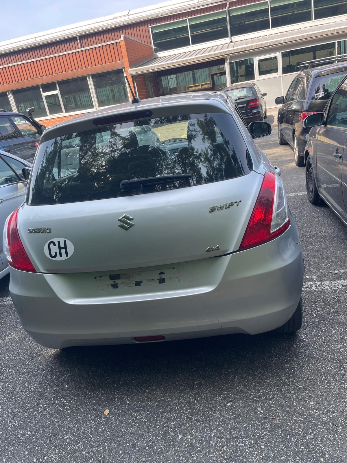 SUZUKI Swift 1.2i 16V GL Top 4x4-image-9