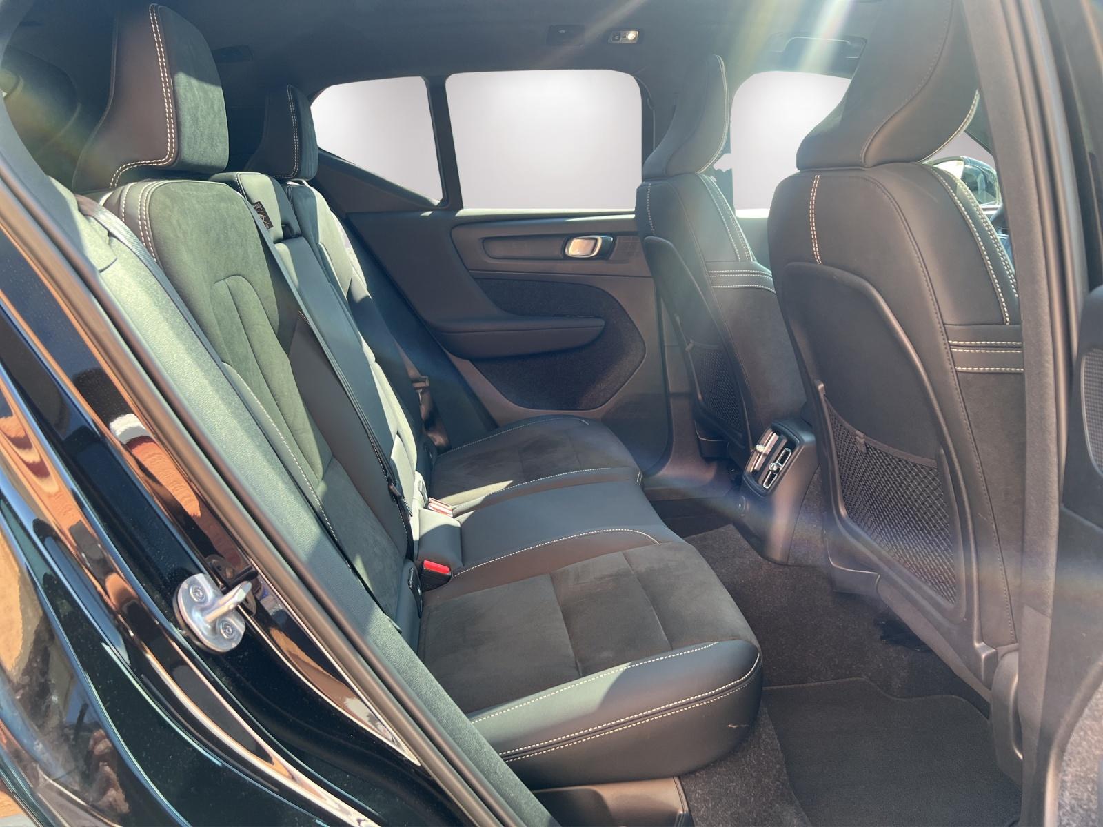 VOLVO XC40 1.5 T5 PiH Ultimate Bright-image-12