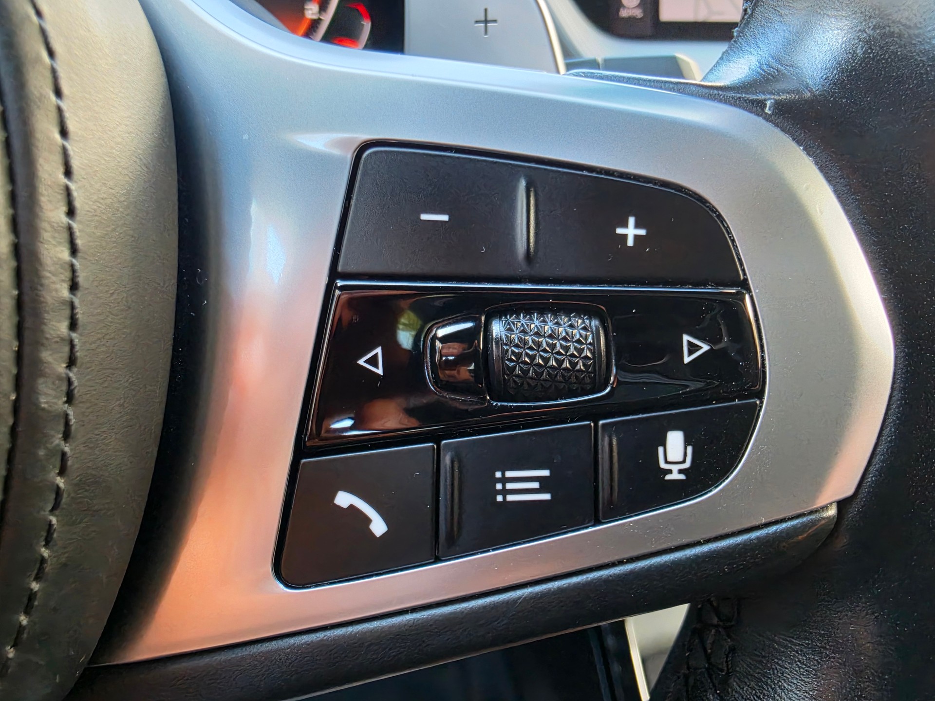 BMW M135i xDrive Steptronic-image-29