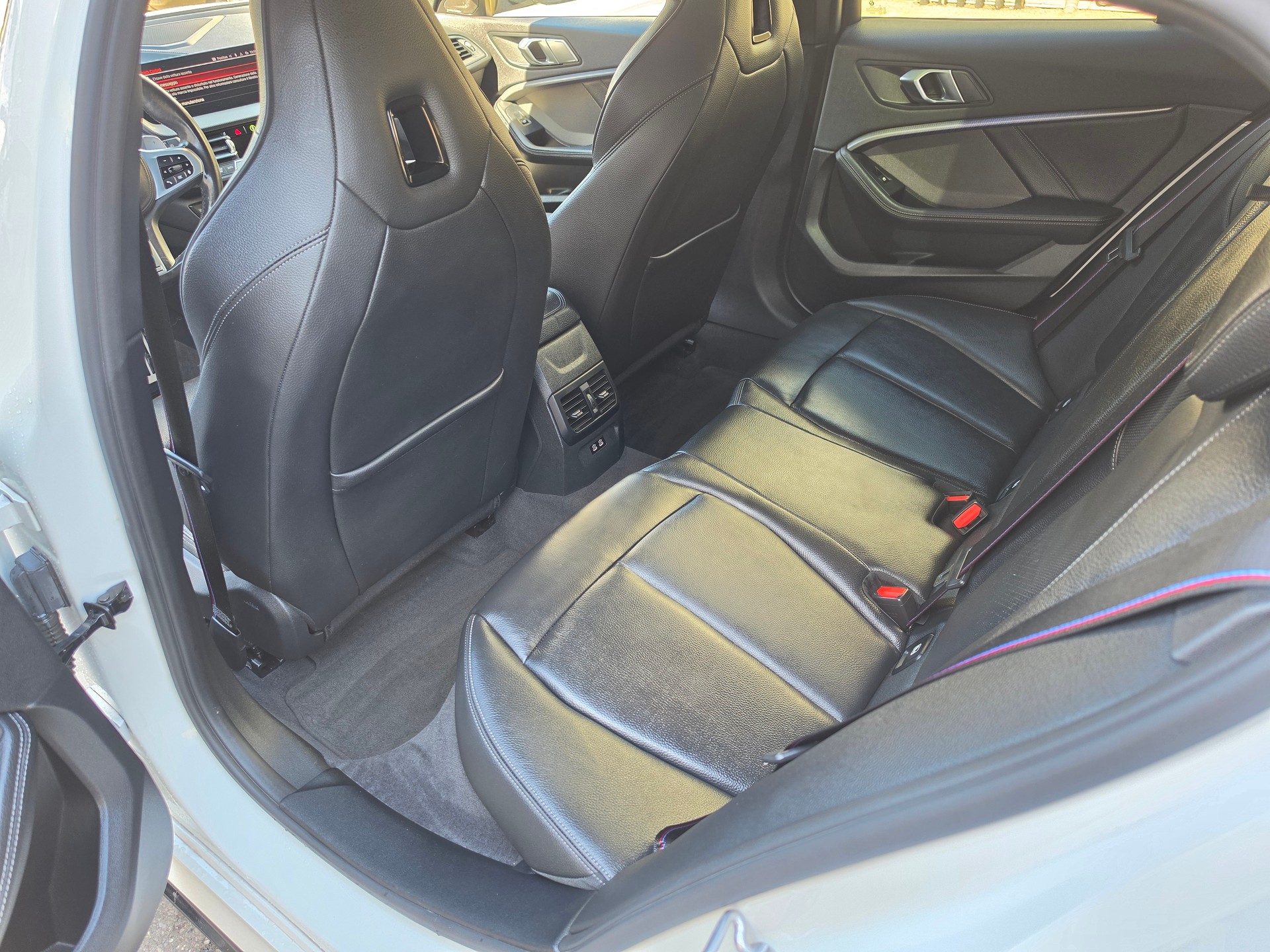 BMW M135i xDrive Steptronic-image-13