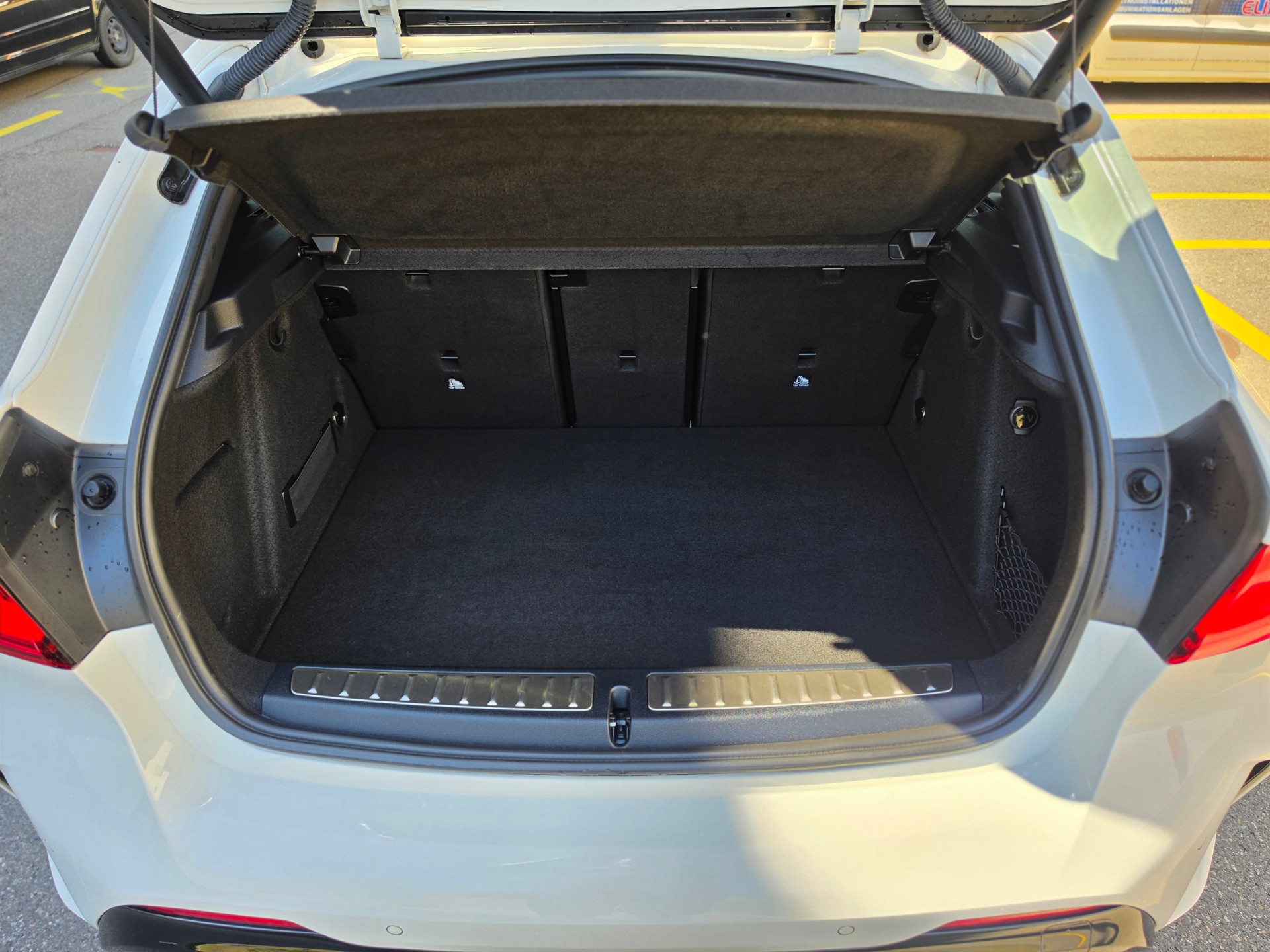 BMW M135i xDrive Steptronic-image-49