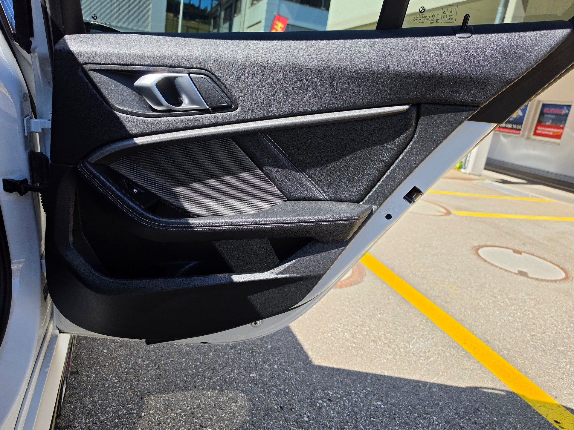 BMW M135i xDrive Steptronic-image-17
