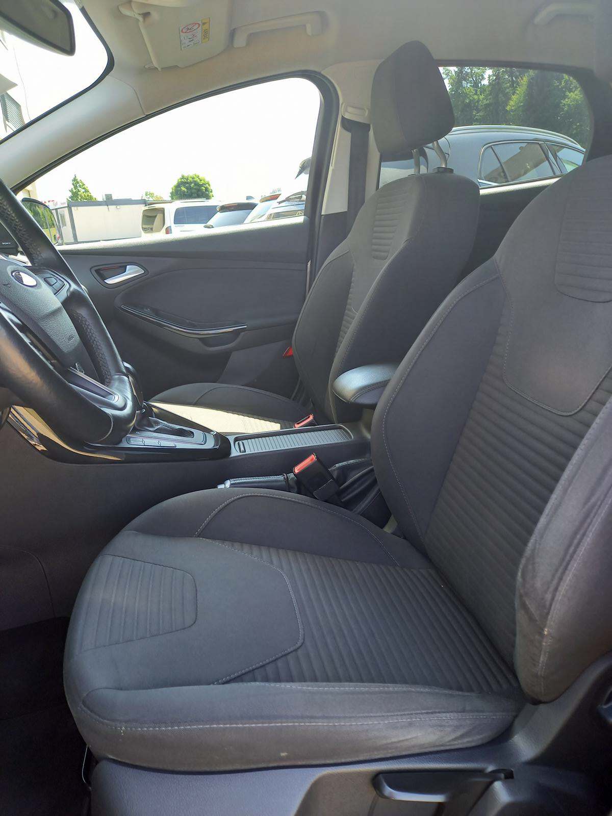 FORD Focus 1.5 SCTi Titanium Automatic-image-9