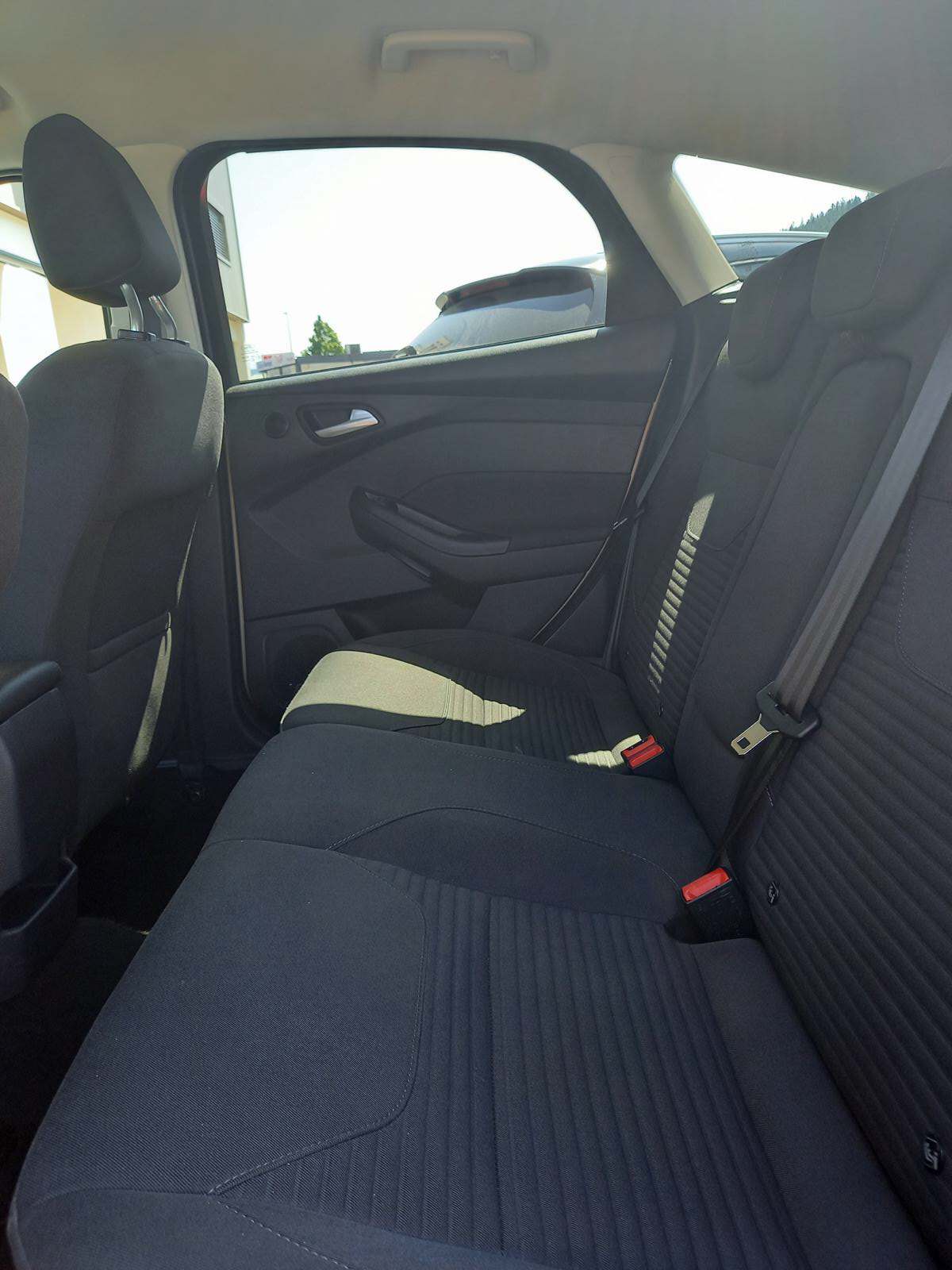 FORD Focus 1.5 SCTi Titanium Automatic-image-12