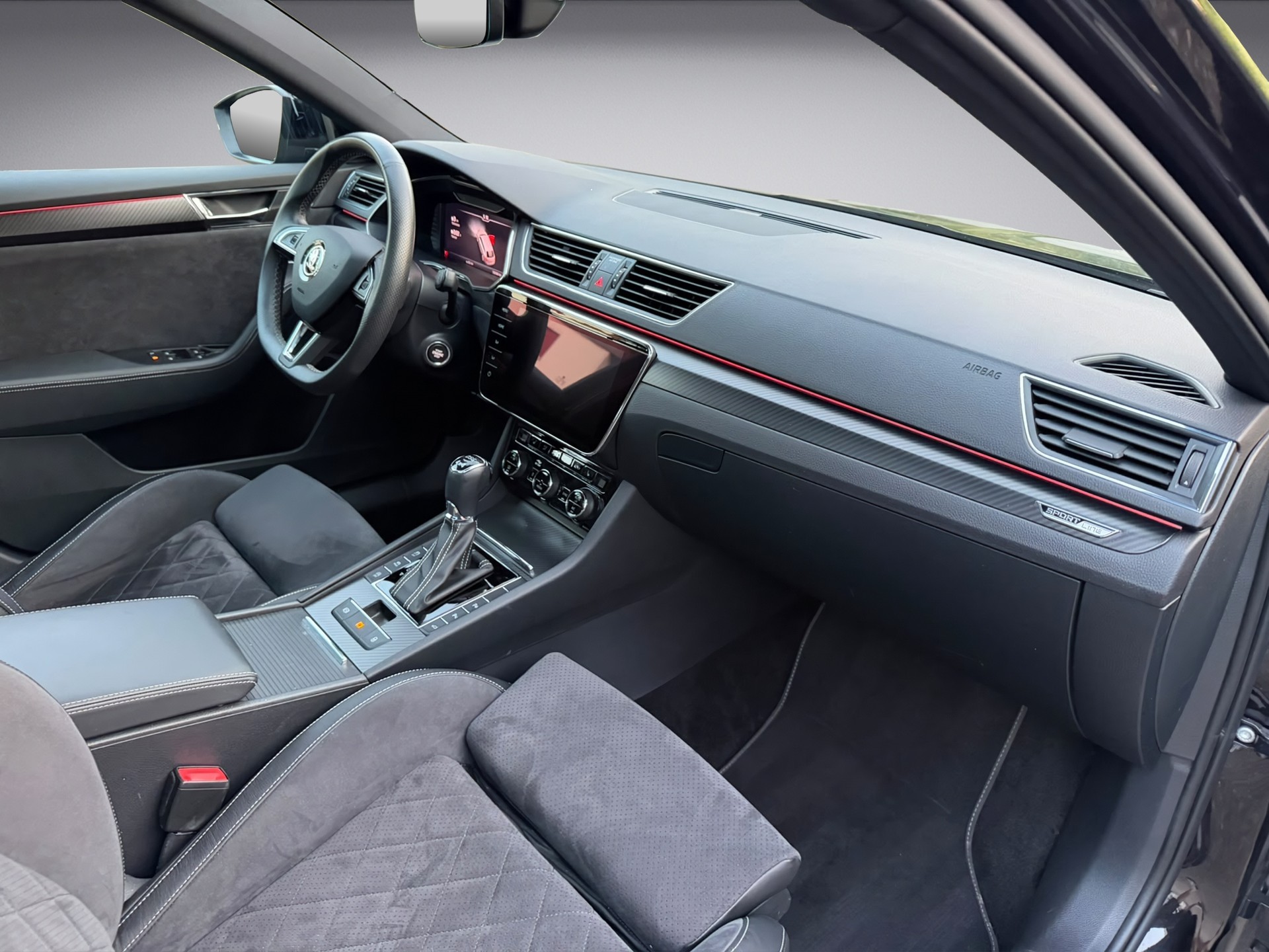 SKODA Superb Combi 2.0 TSI SportLine Plus 4x4 DSG * Facelift *-image-13
