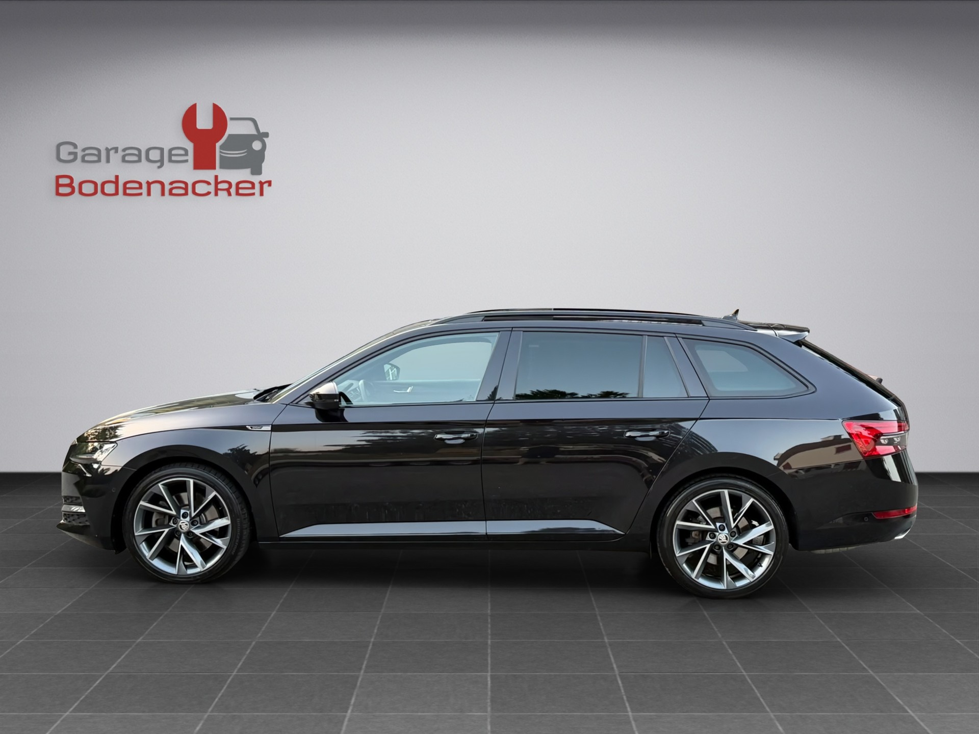 SKODA Superb Combi 2.0 TSI SportLine Plus 4x4 DSG * Facelift *-showroom-element-1