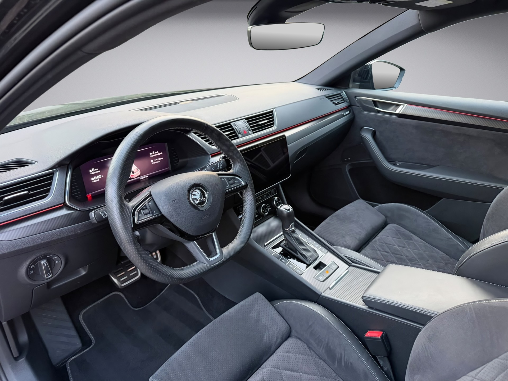 SKODA Superb Combi 2.0 TSI SportLine Plus 4x4 DSG * Facelift *-image-8