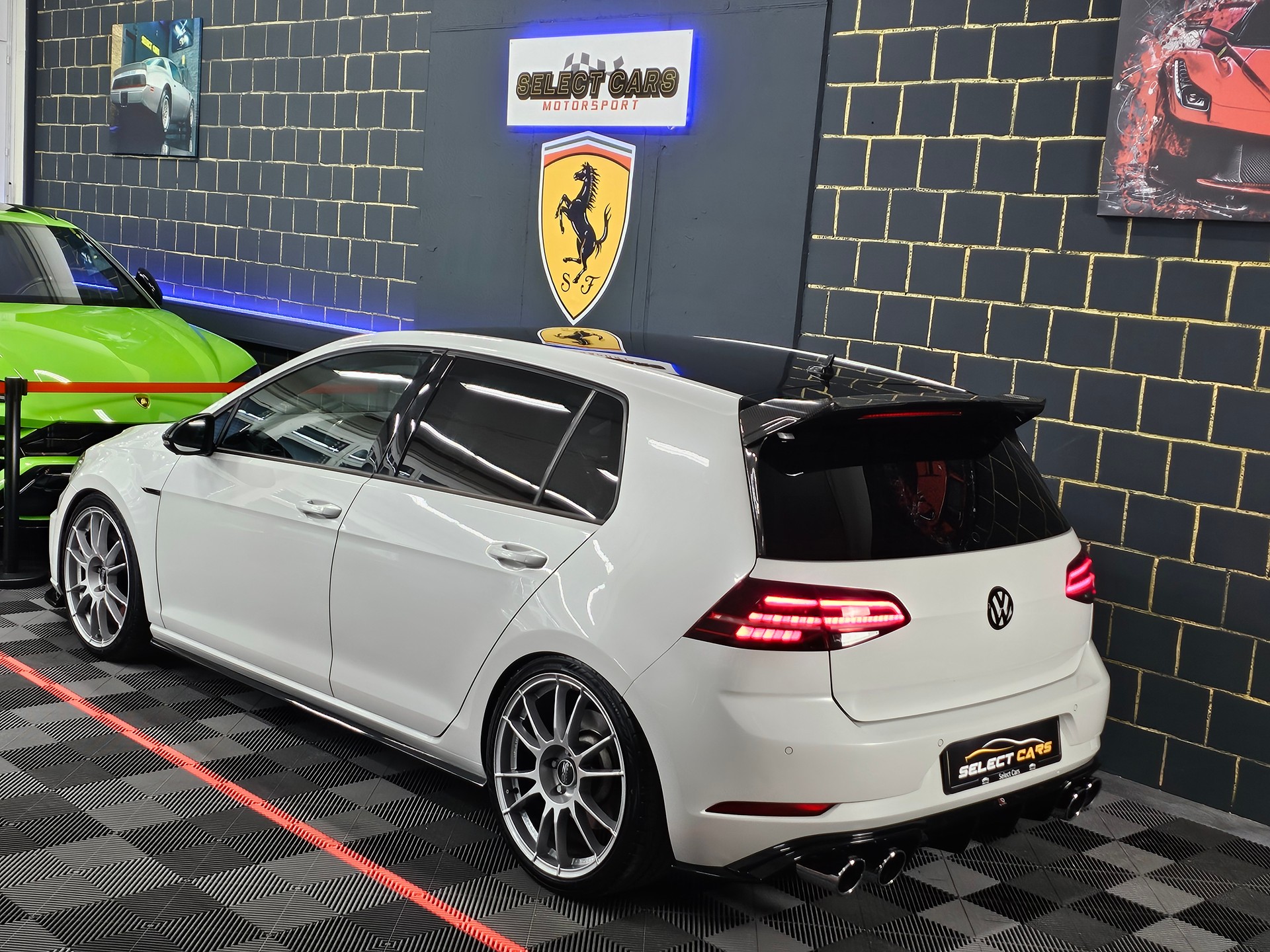 VW Golf 2.0 TSI R 4Motion DSG-image-5