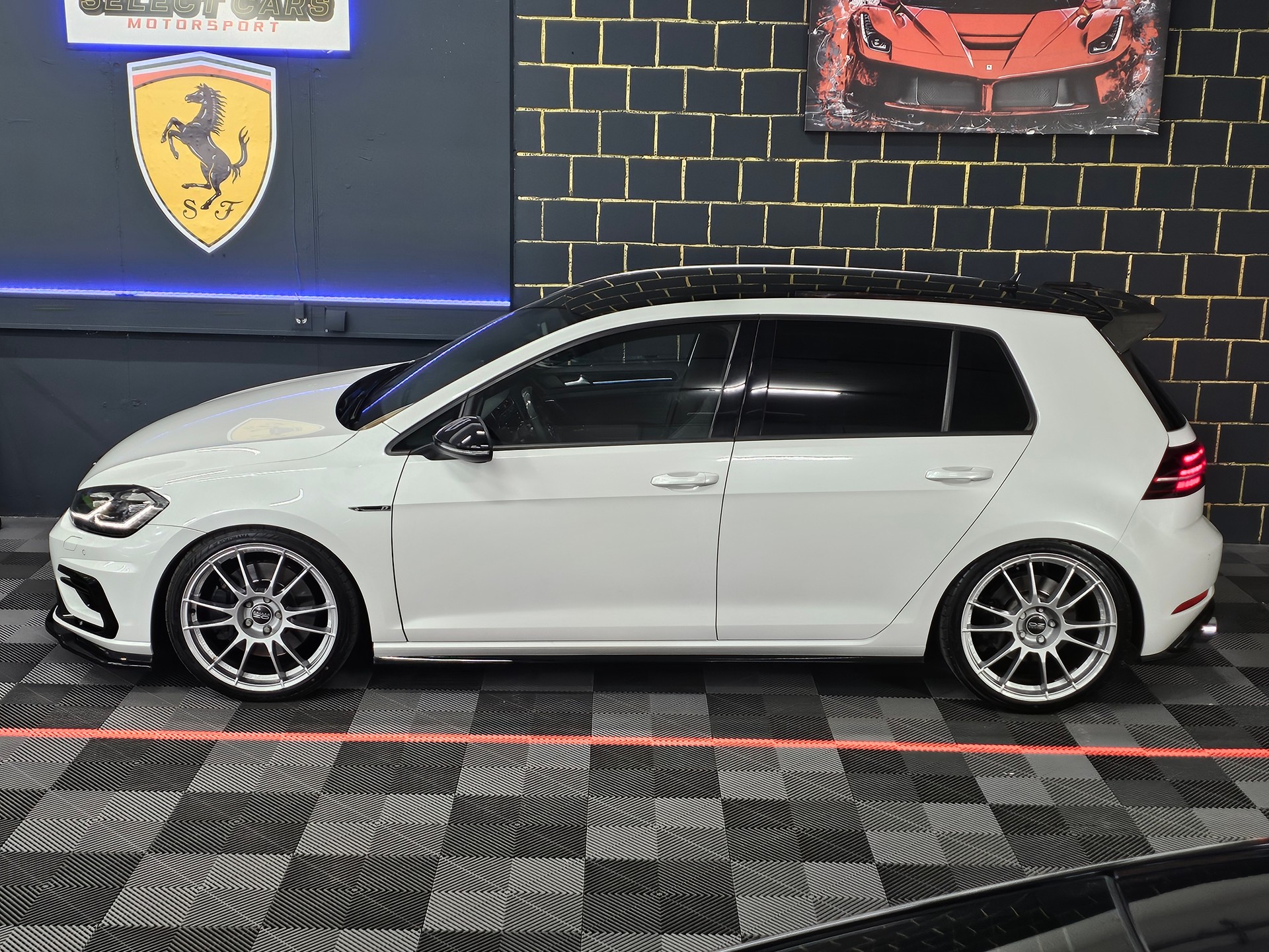 VW Golf 2.0 TSI R 4Motion DSG-image-1