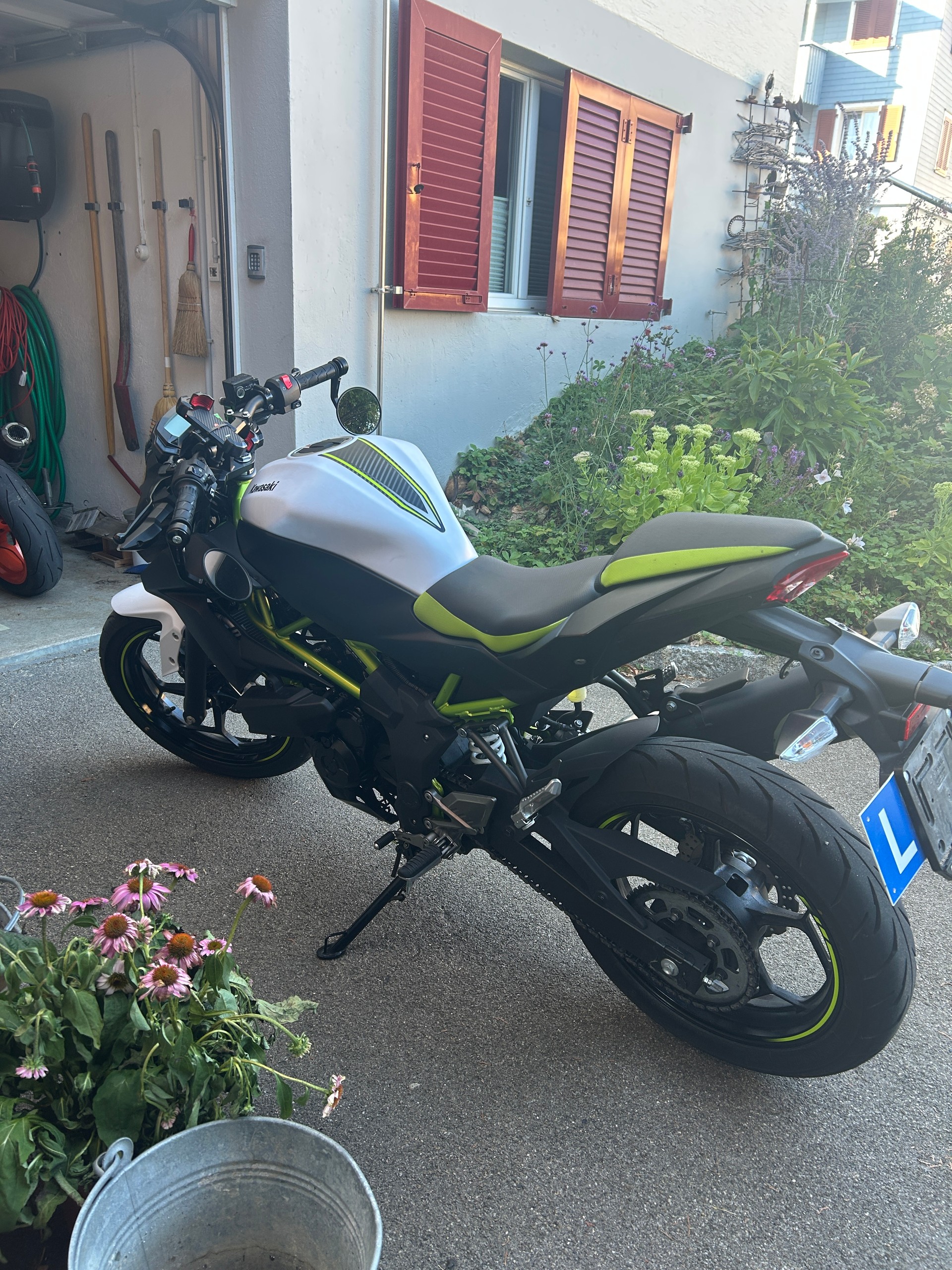 KAWASAKI Z 125-image-0