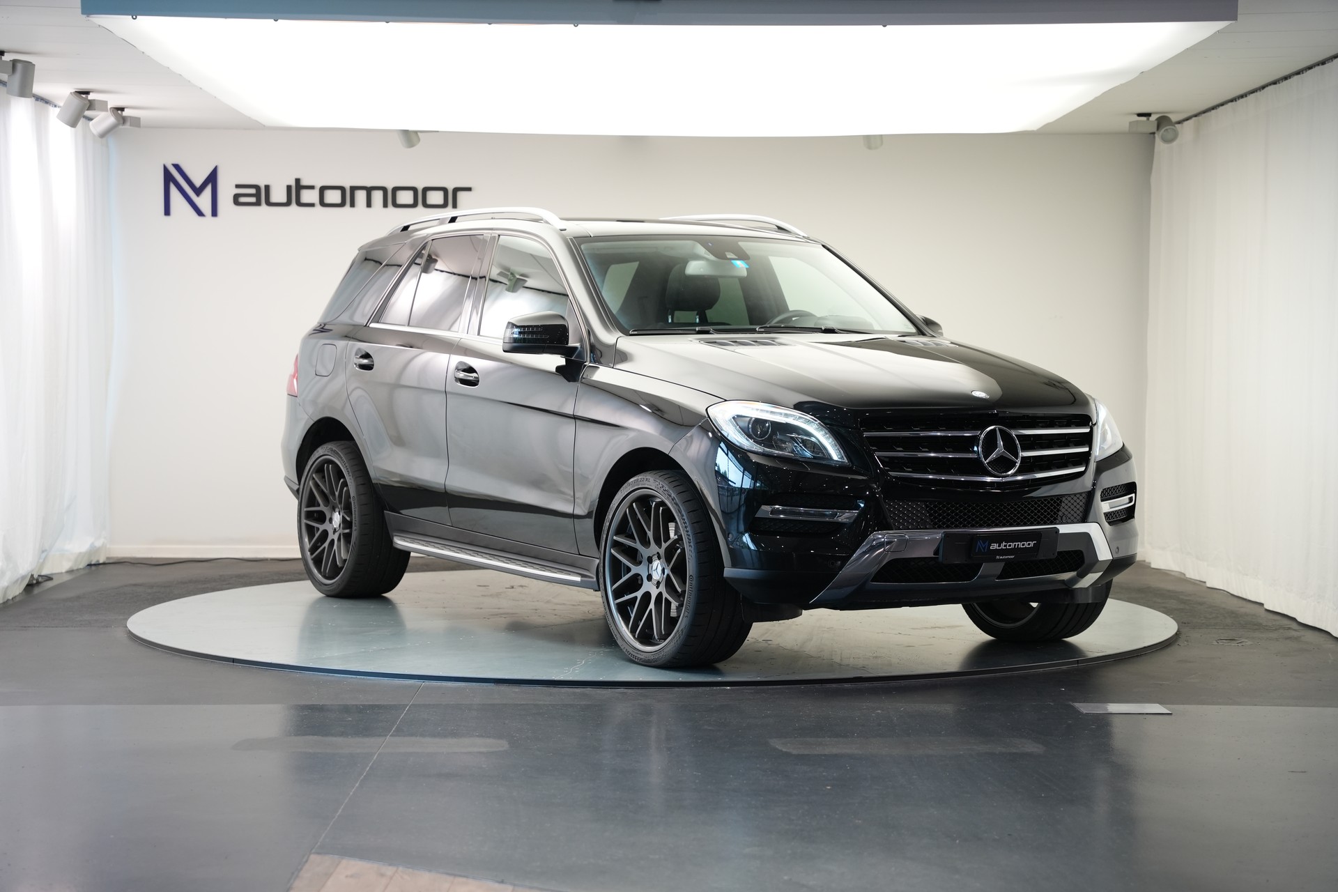 MERCEDES-BENZ ML 400 4Matic 7G-Tronic-showroom-element-2