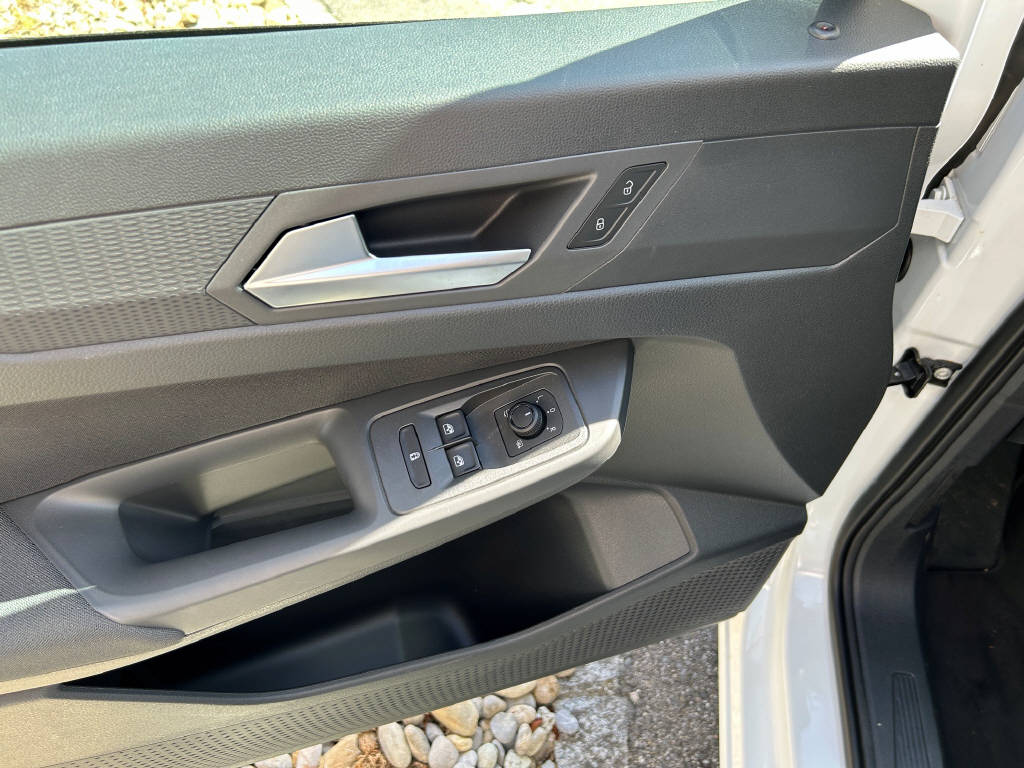 FORD TOURNEO CONNECT Grand 2.0 EcoBlue 122 Titanium-image-16