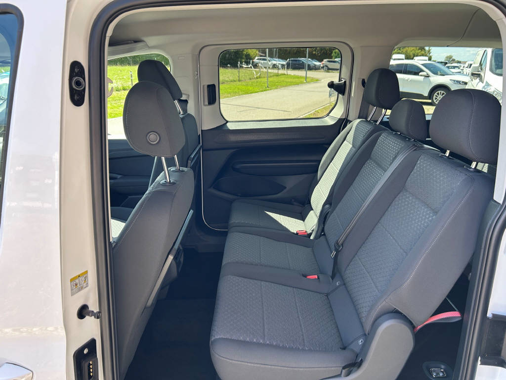 FORD TOURNEO CONNECT Grand 2.0 EcoBlue 122 Titanium-image-17