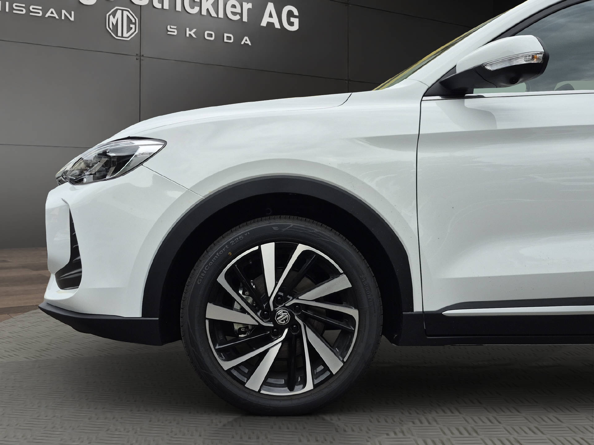 MG ZS 1.5 Hybrid+ Luxury Sunroof-image-8