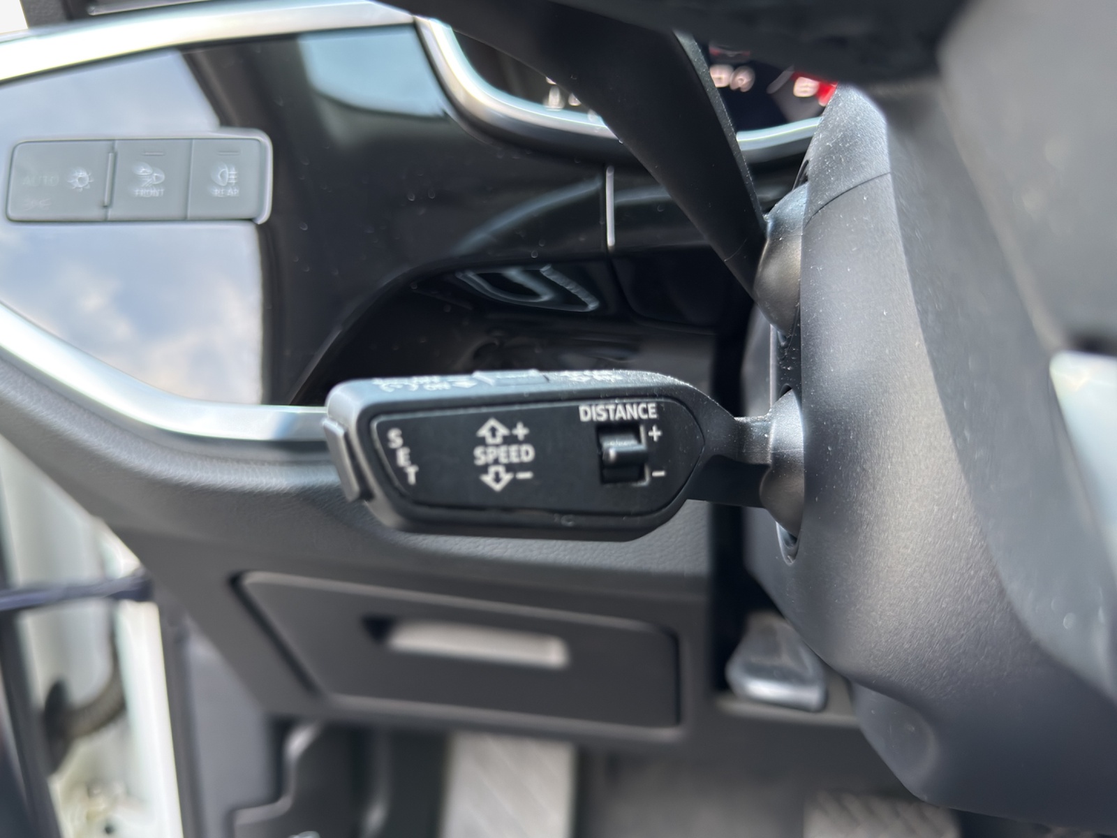 AUDI Q3 35 TDI Attraction quattro S-tronic-image-14