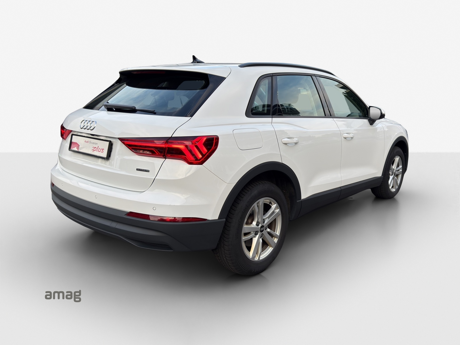 AUDI Q3 35 TDI Attraction quattro S-tronic-image-4