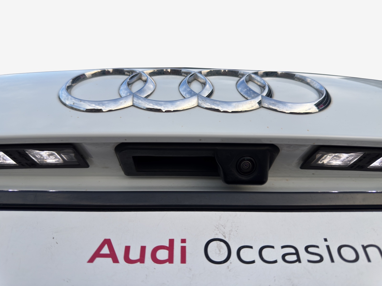 AUDI Q3 35 TDI Attraction quattro S-tronic-image-13