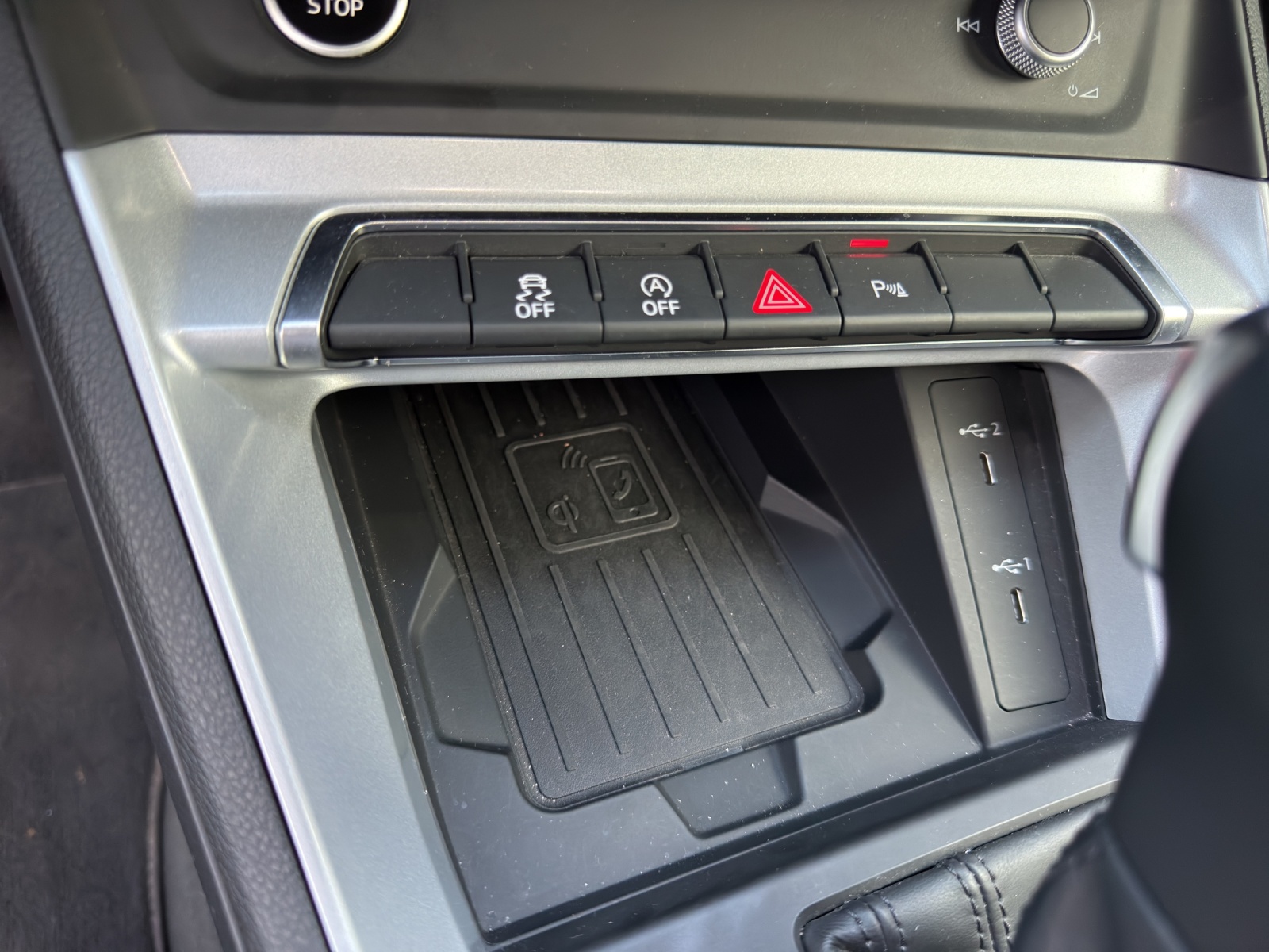 AUDI Q3 35 TDI Attraction quattro S-tronic-image-15