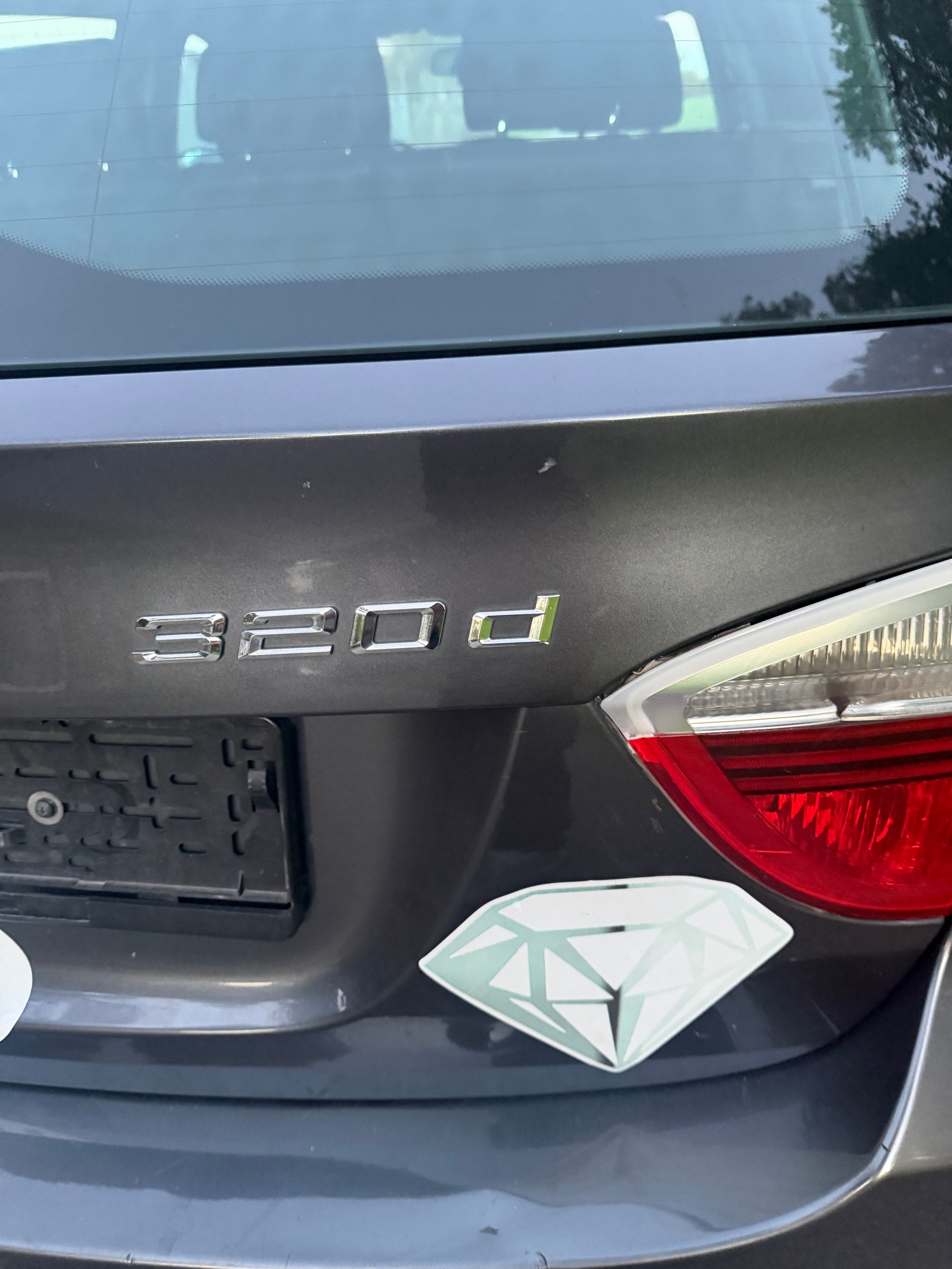 BMW 320d-image-5