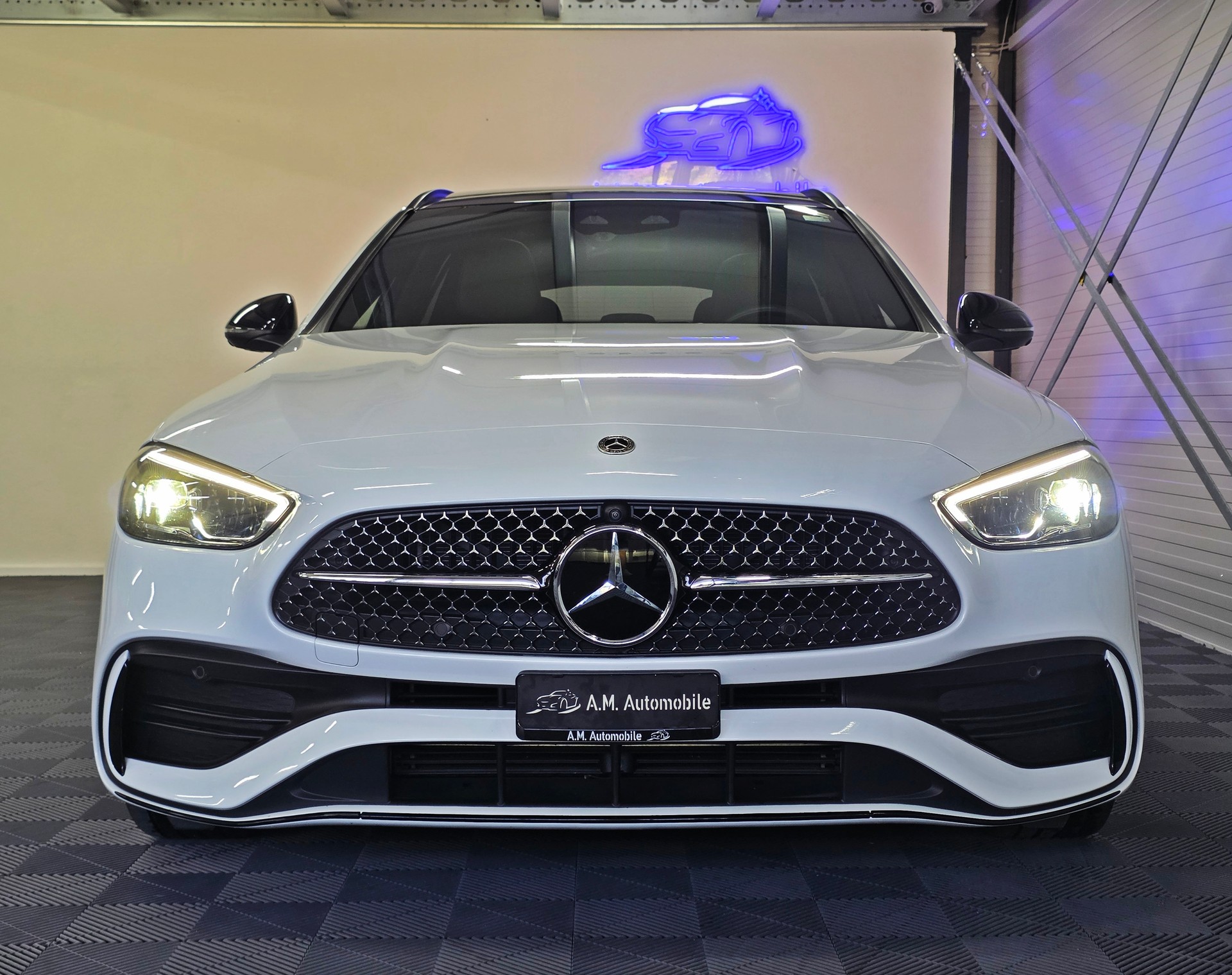 MERCEDES-BENZ C 300 e T AMG Line-showroom-element-1