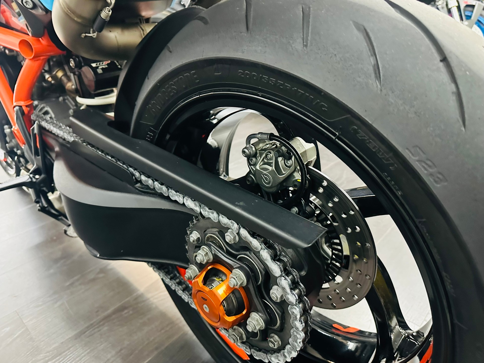KTM 1290 Super Duke R-image-8