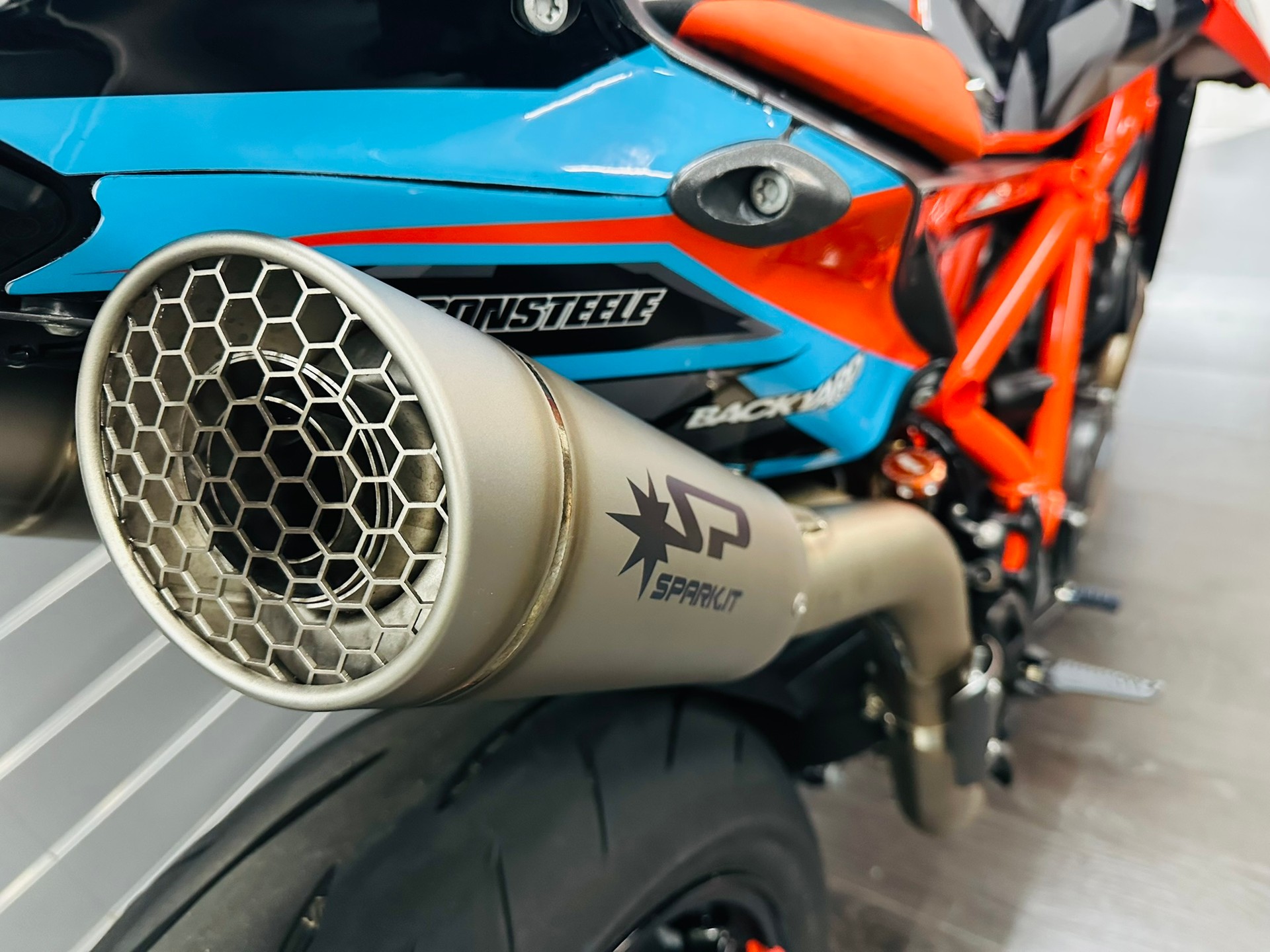 KTM 1290 Super Duke R-image-10