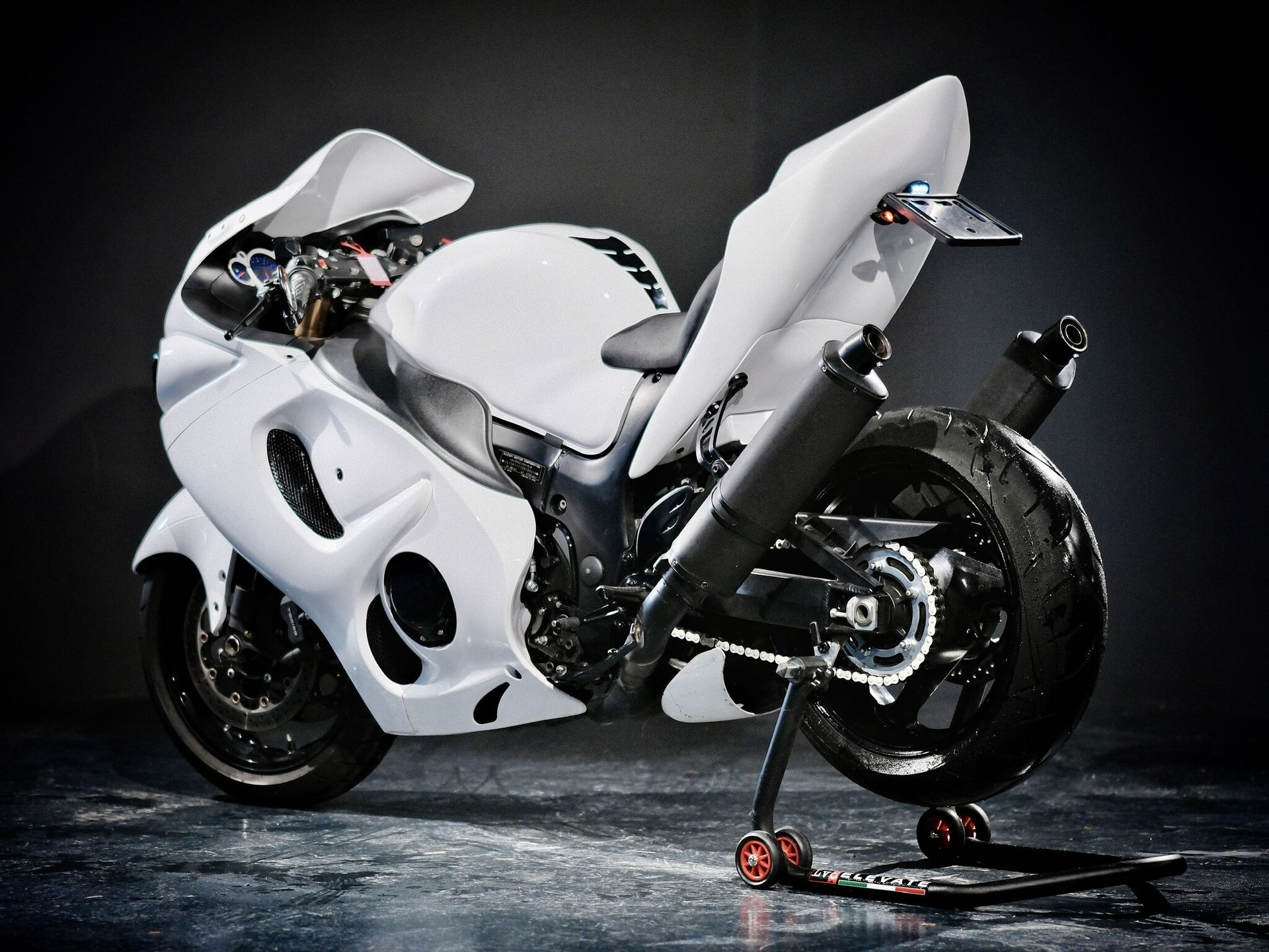 SUZUKI RZ Hayabusa K8 Streetfighter-image-3