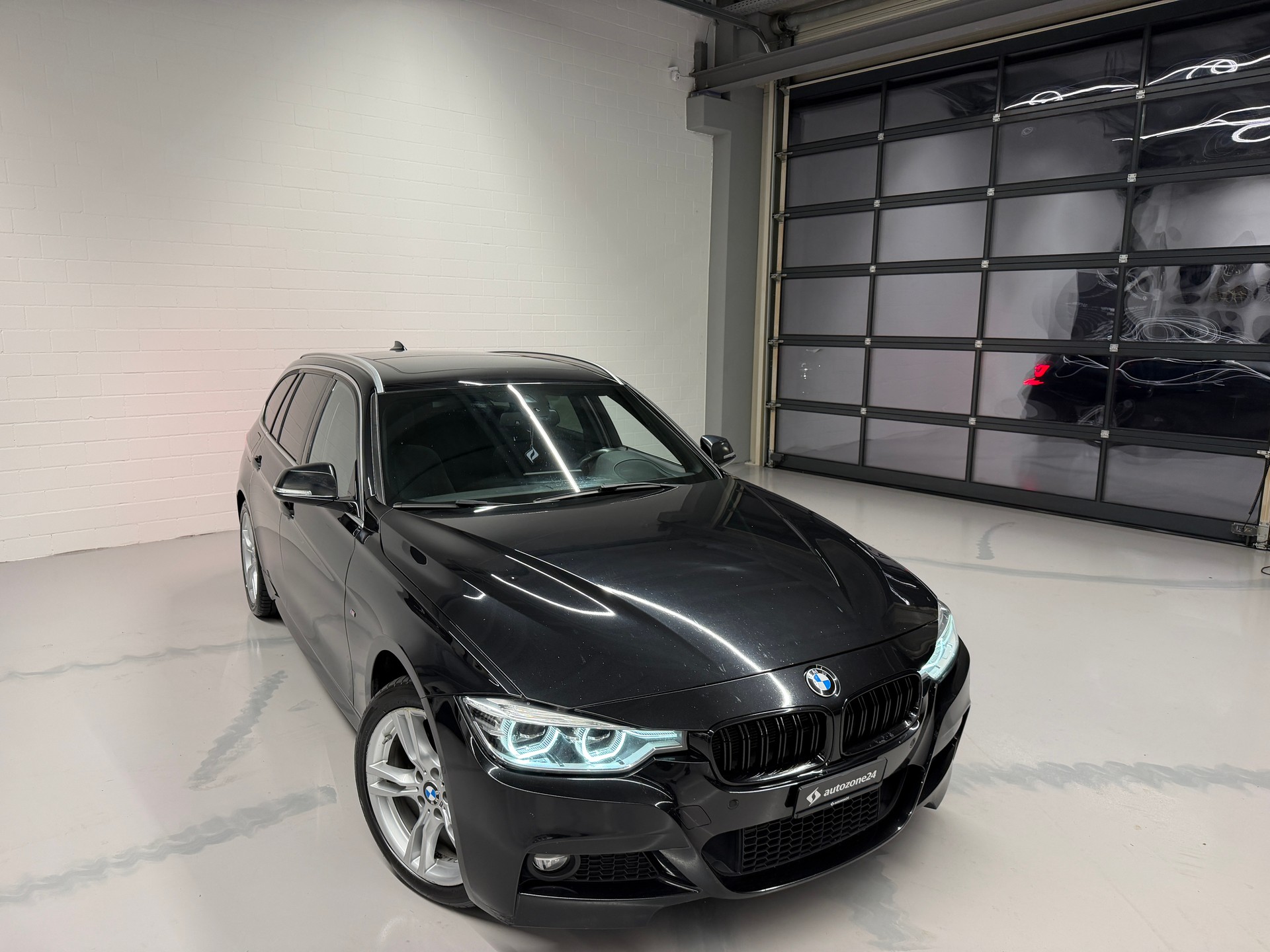 BMW 320d xDrive SAG Touring *M-Sport*CH-Auto*Panorama-Glasdach*-image-6