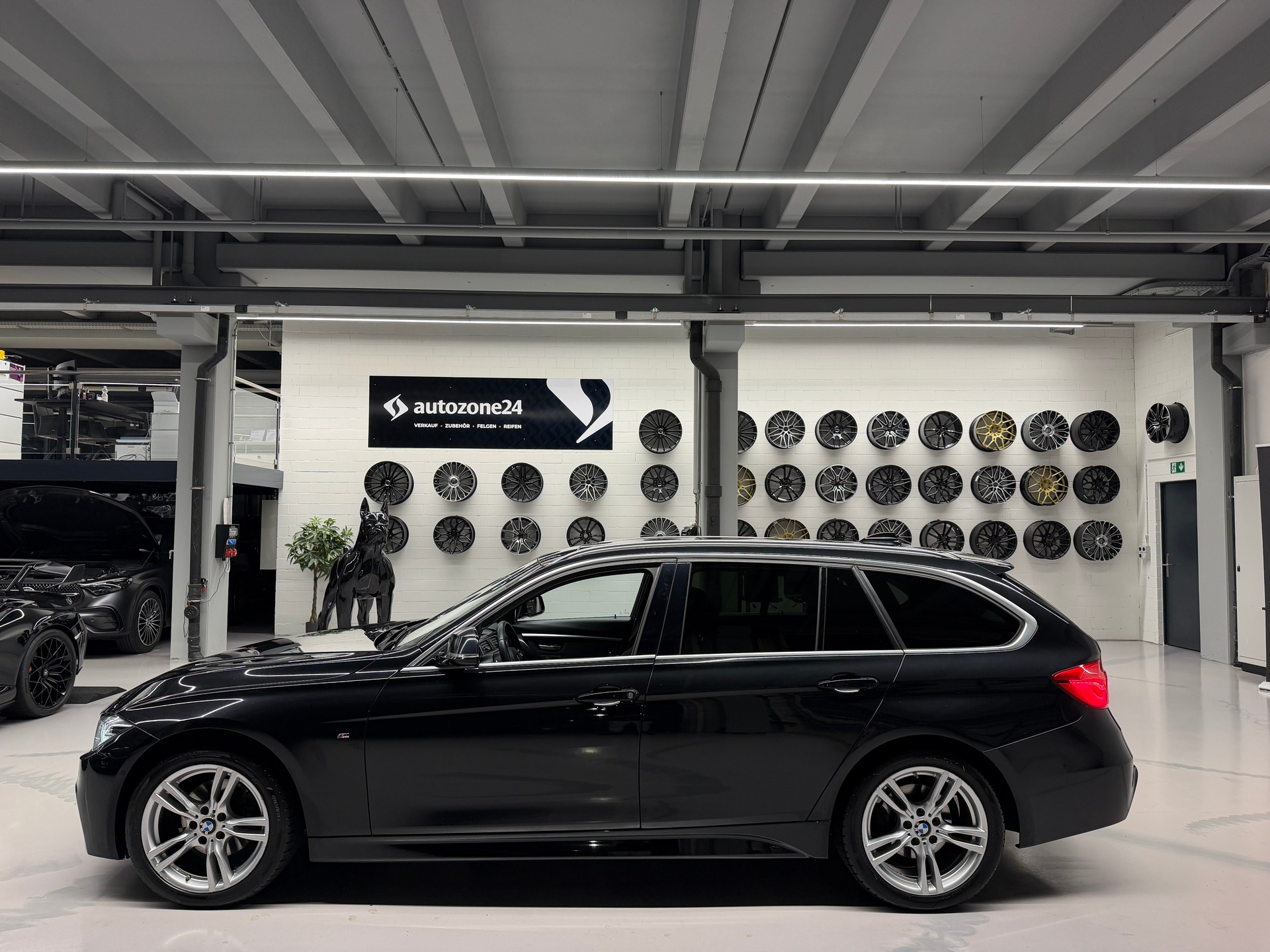 BMW 320d xDrive SAG Touring *M-Sport*CH-Auto*Panorama-Glasdach*-image-8