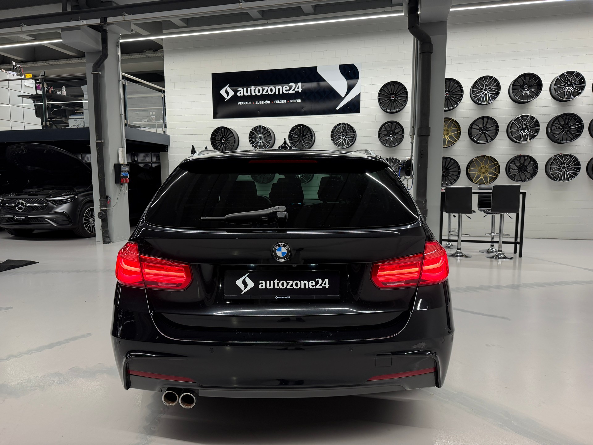 BMW 320d xDrive SAG Touring *M-Sport*CH-Auto*Panorama-Glasdach*-image-4