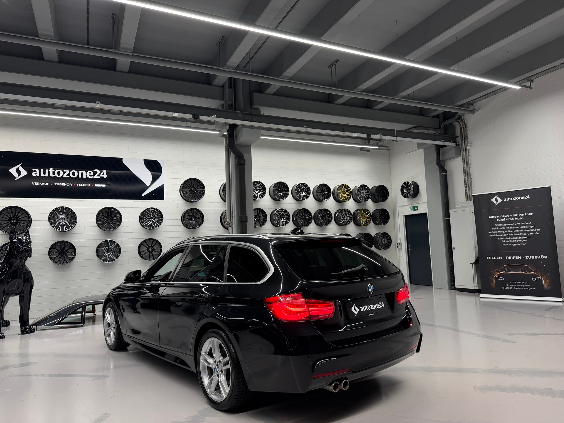 BMW 320d xDrive SAG Touring *M-Sport*CH-Auto*Panorama-Glasdach*-showroom-element-3