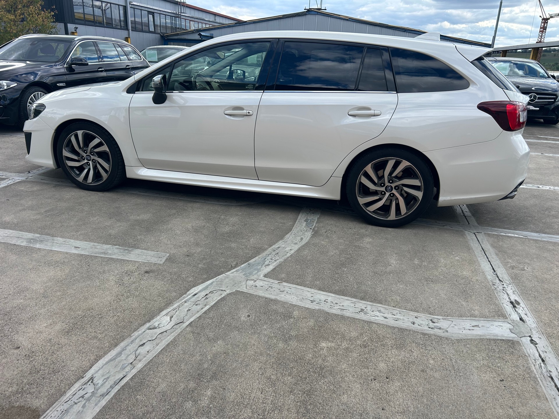SUBARU Levorg 2.0i Swiss Plus AWD Lineartronic-showroom-element-1