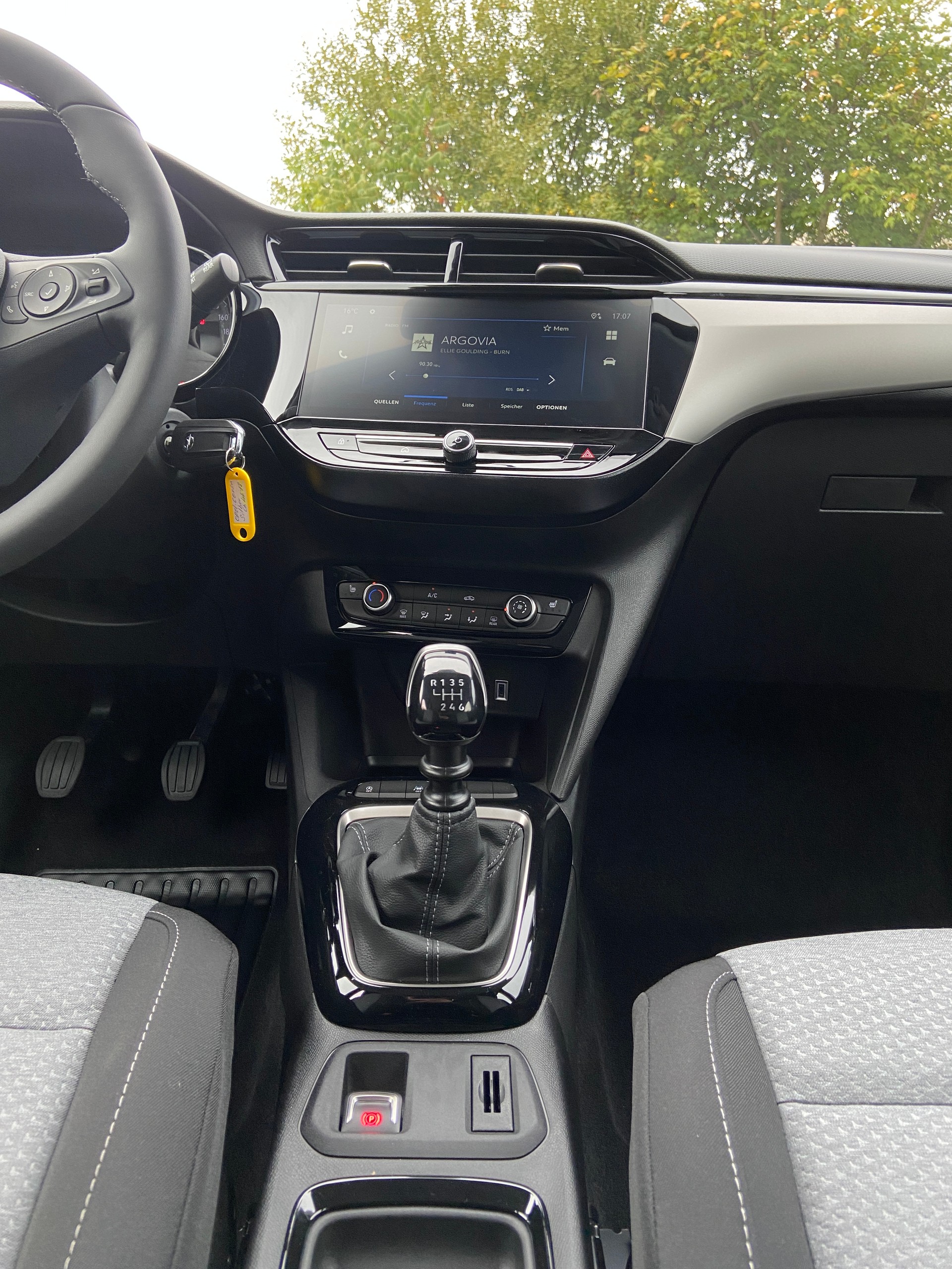 OPEL Corsa 1.2 TP Edition-image-9