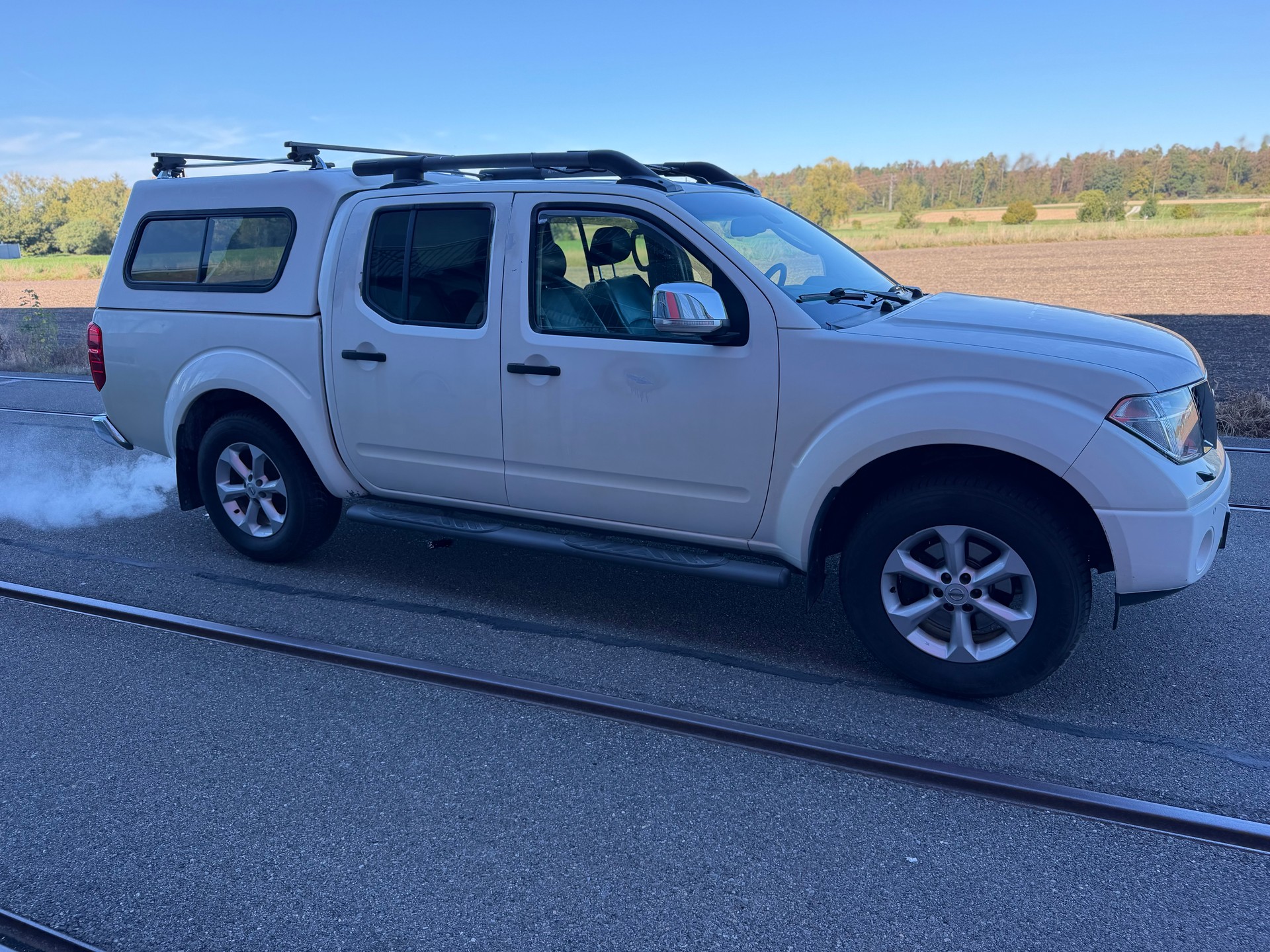 NISSAN Navara Double Cab SE 2.5 dCiA 4WD-showroom-element-3