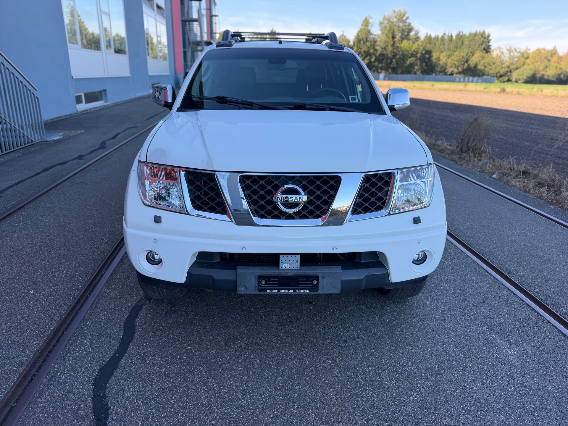 NISSAN Navara Double Cab SE 2.5 dCiA 4WD-showroom-element-1