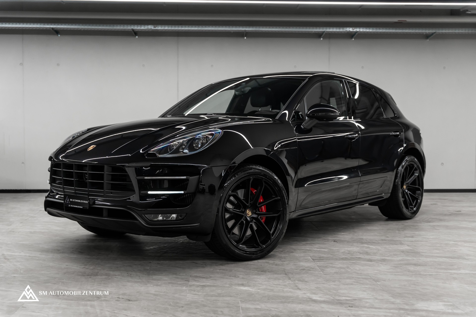 PORSCHE Macan Turbo PDK / Panorama / Sport Chrono / 21" 911 Turbo Design / Luftfahrwerk
