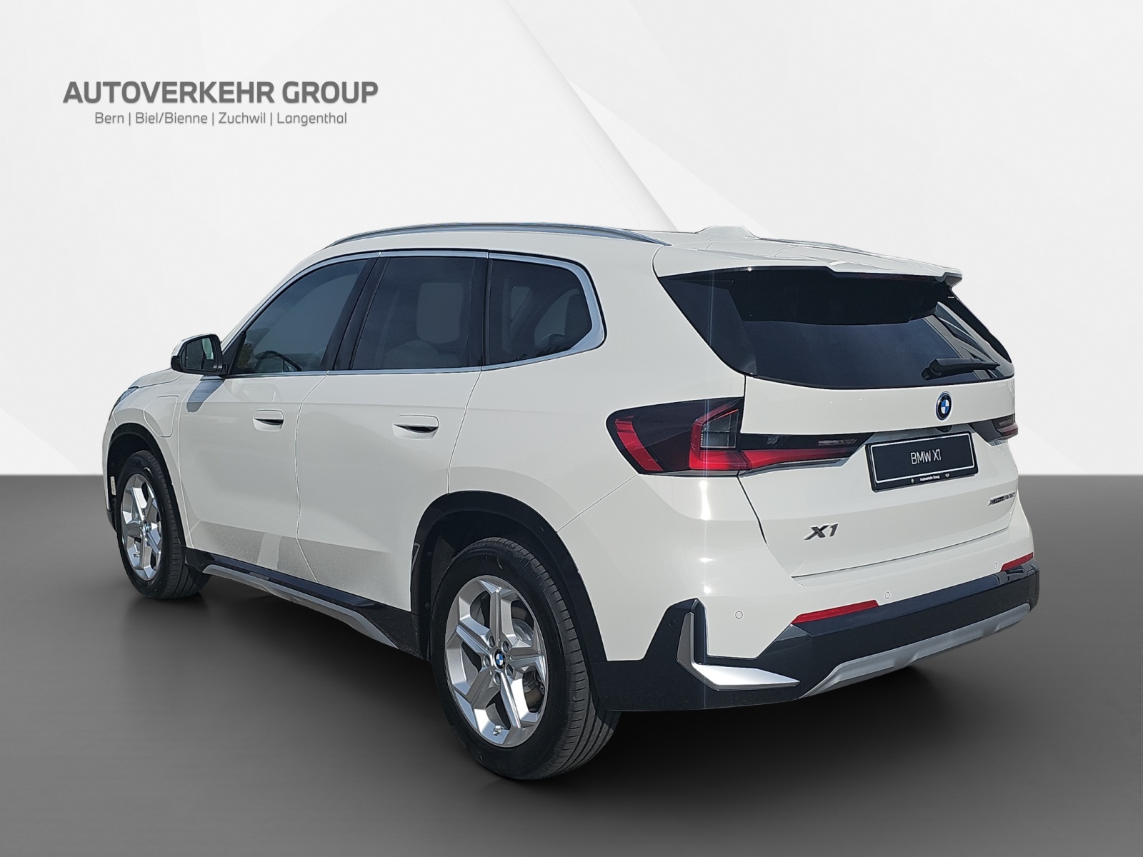 BMW X1 xDrive 30e xLine-showroom-element-3