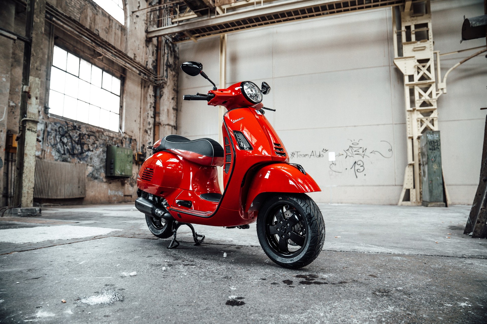 PIAGGIO Vespa GTS 300 HPE Super ABS/ASR-image-0