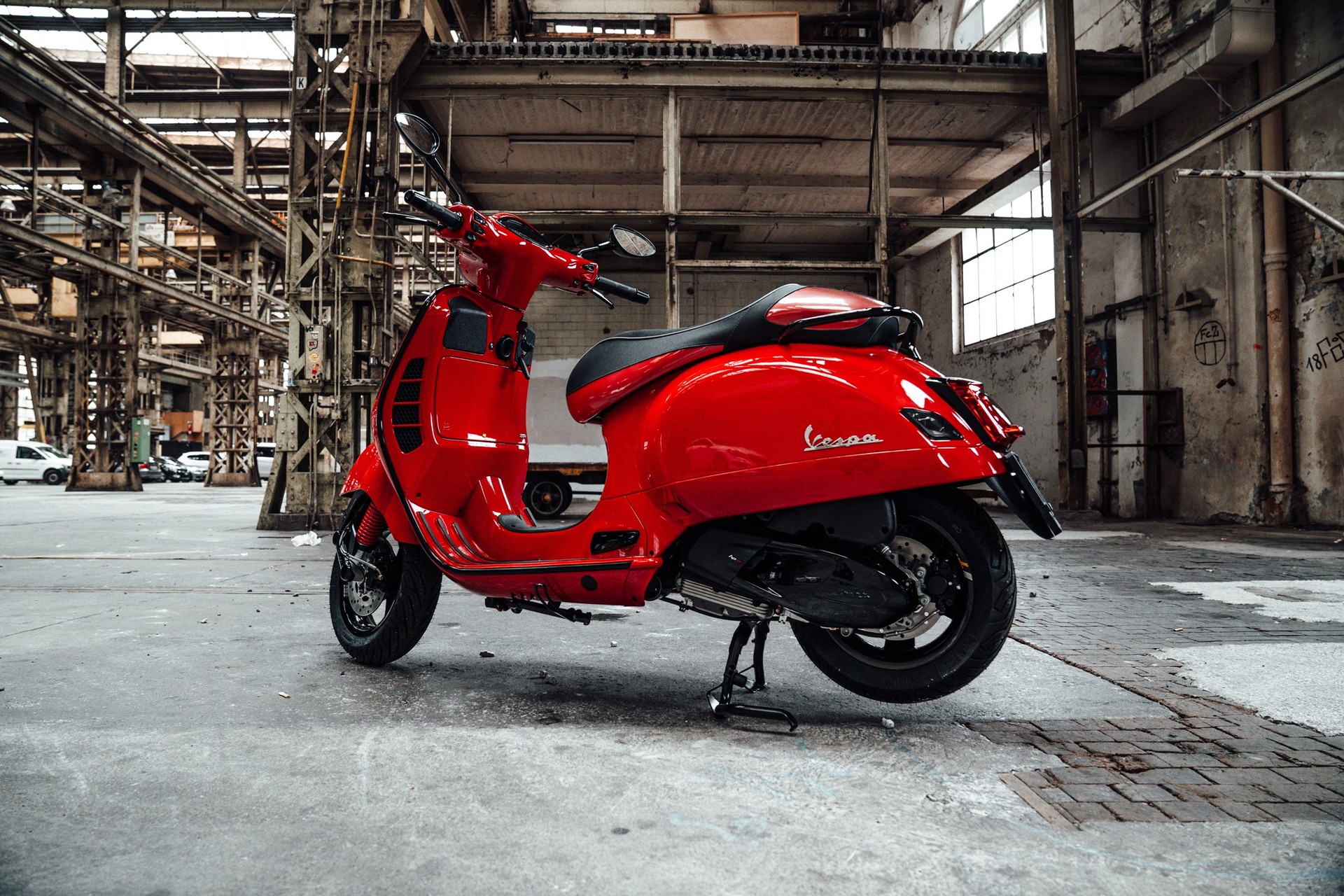 PIAGGIO Vespa GTS 300 HPE Super ABS/ASR-image-2