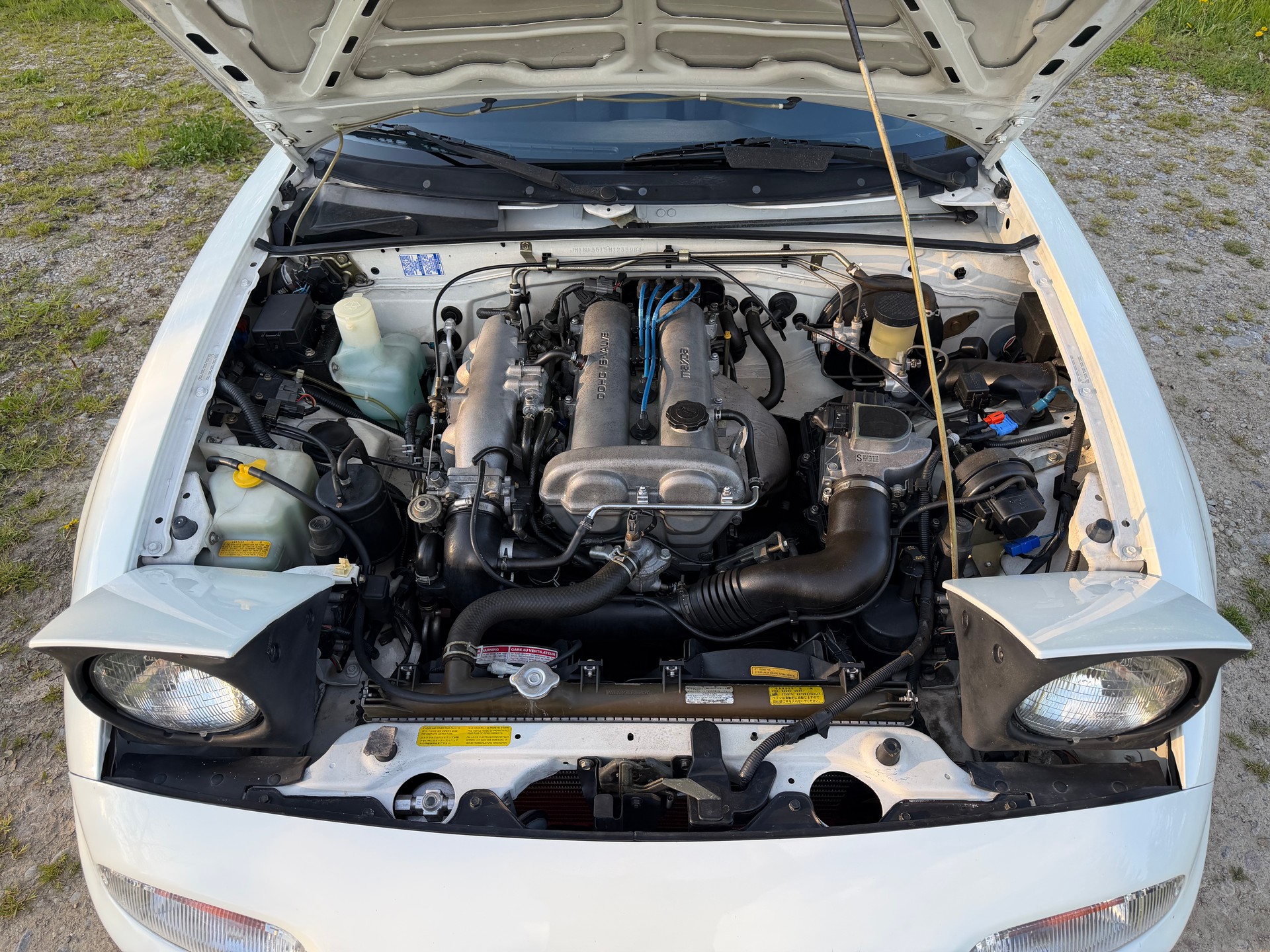 MAZDA MX-5 1.6i-16-image-18