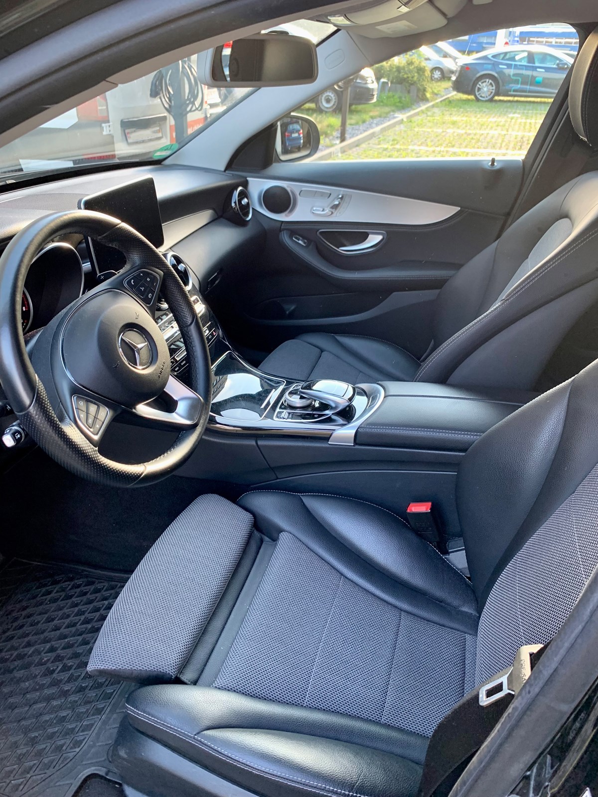 MERCEDES-BENZ C 400 Avantgarde 4Matic 7G-Tronic-image-4