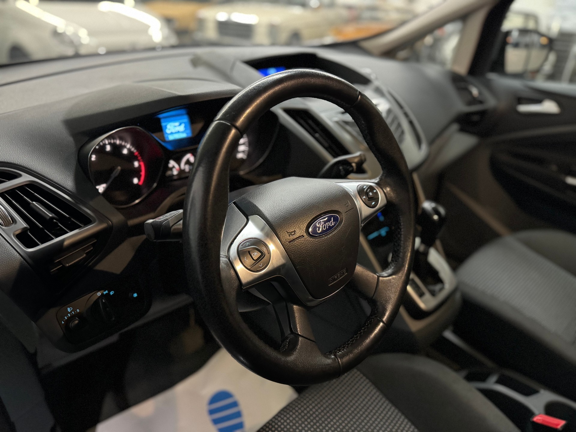 FORD C-Max 2.0 TDCi Carving PowerShift-image-9